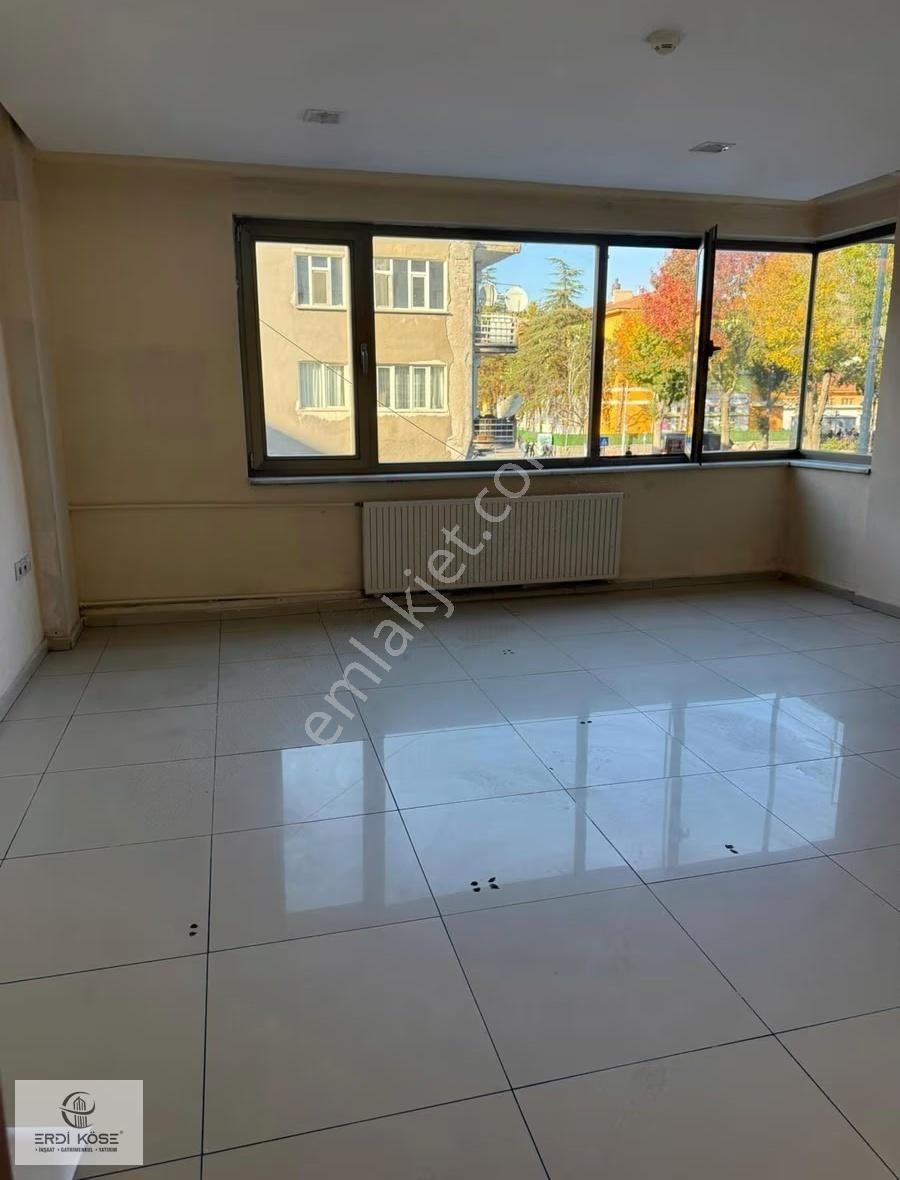 Erdi Köse // Sivas Caddesi Üzerinde 2+1 Satılık Daire - Görsel 2