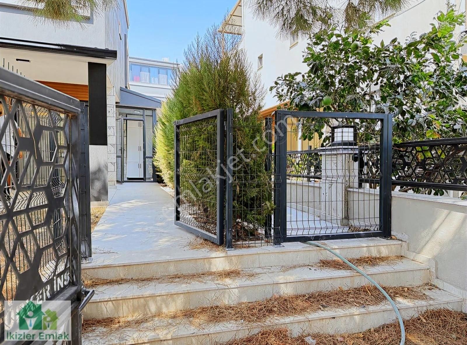 Seferihisar Ürkmez Merkez'de Satılık Lüks 3 + 1 Dubleks Villa - Görsel 25