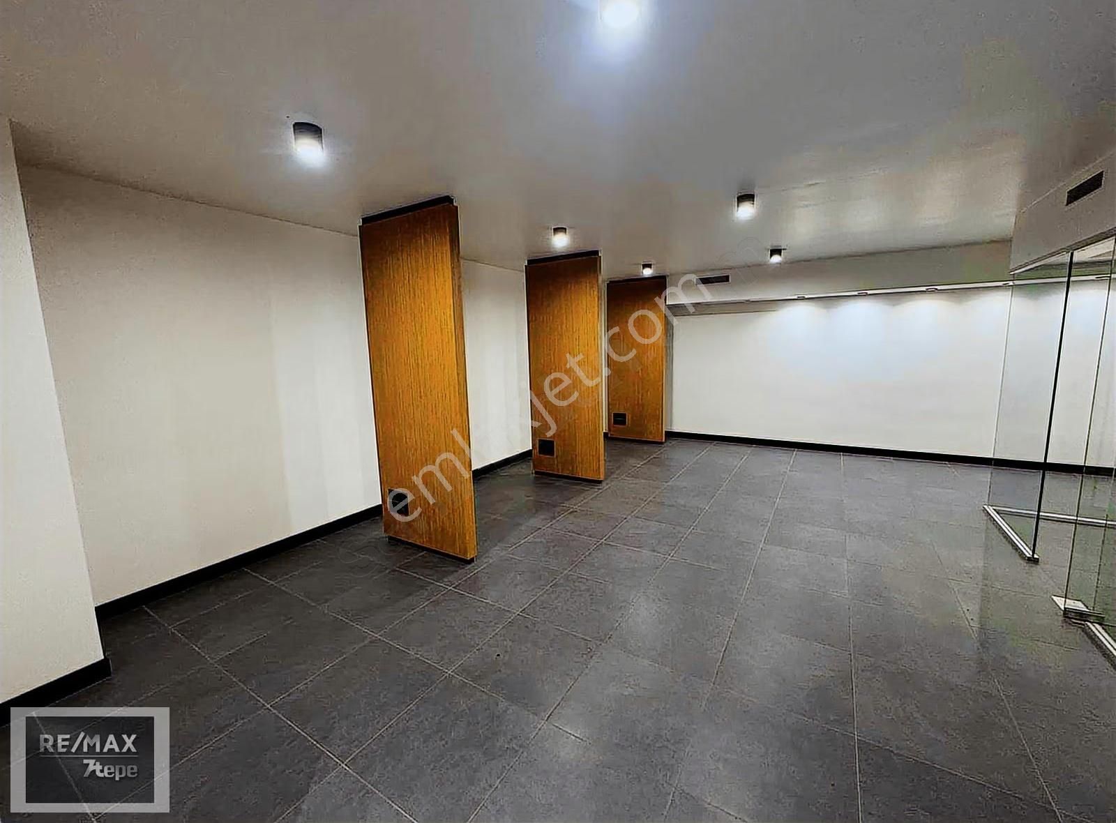 Sahrayıcedit E-5 Cepheli Golden Plaza 'da Düz Giriş Mağaza Ofis - Görsel 8