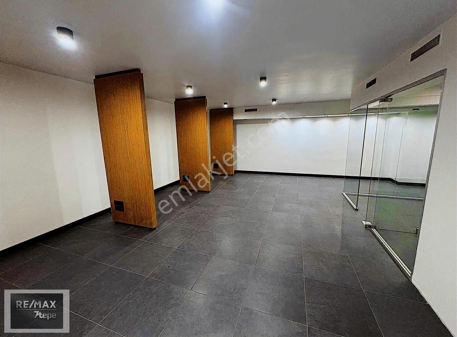 Sahrayıcedit E-5 Cepheli Golden Plaza 'da Düz Giriş Mağaza Ofis - Görsel 18