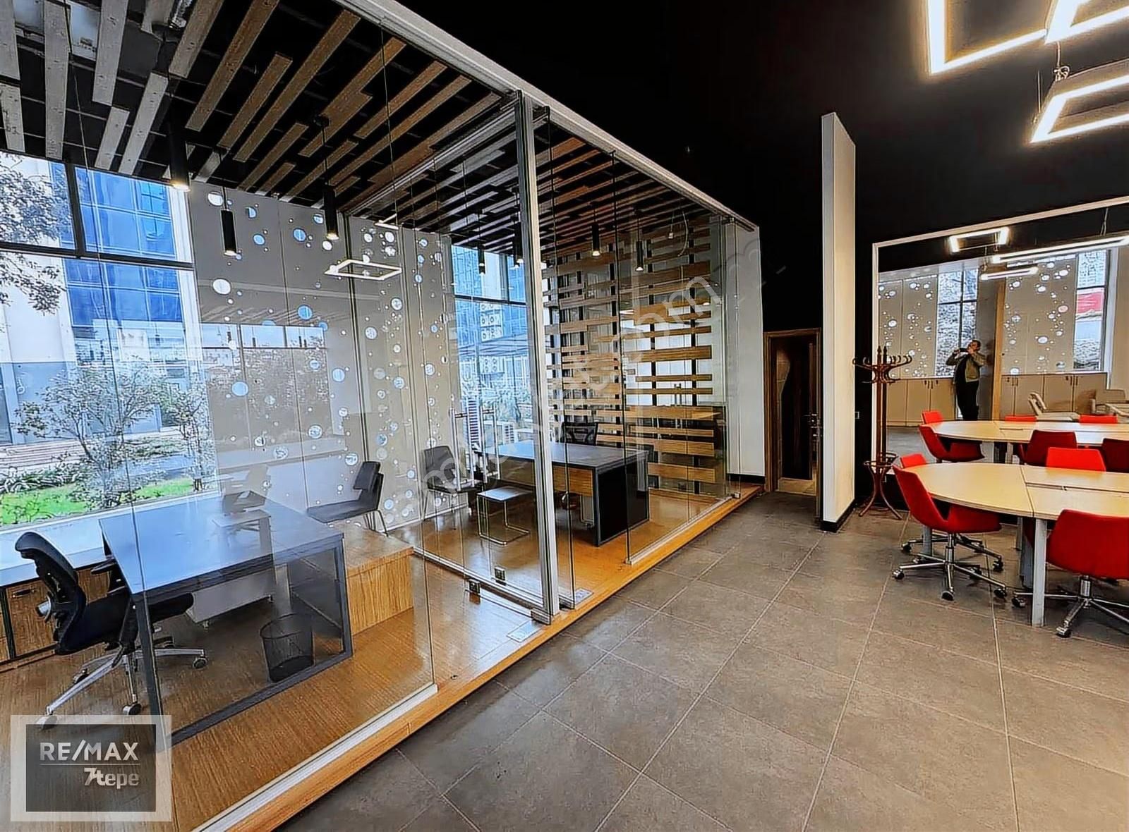 Sahrayıcedit E-5 Cepheli Golden Plaza 'da Düz Giriş Mağaza Ofis - Görsel 23