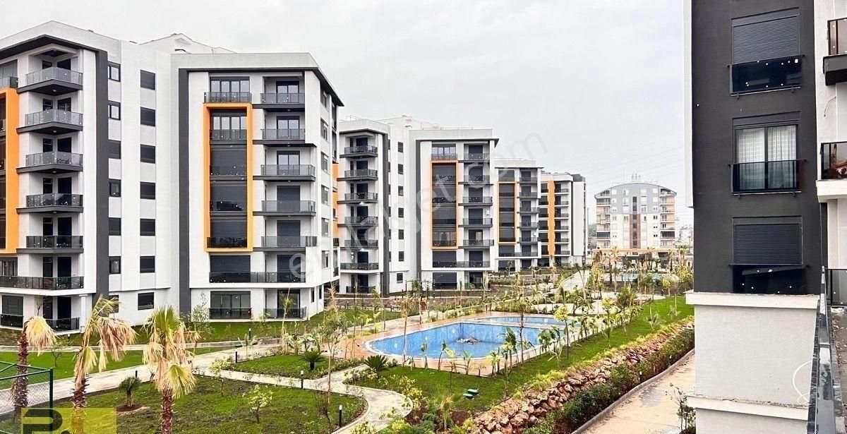 Ultra Geniş Havuz Cepheli Kapalı Otoparklı 3+1 Fırsat Daire - Görsel 30