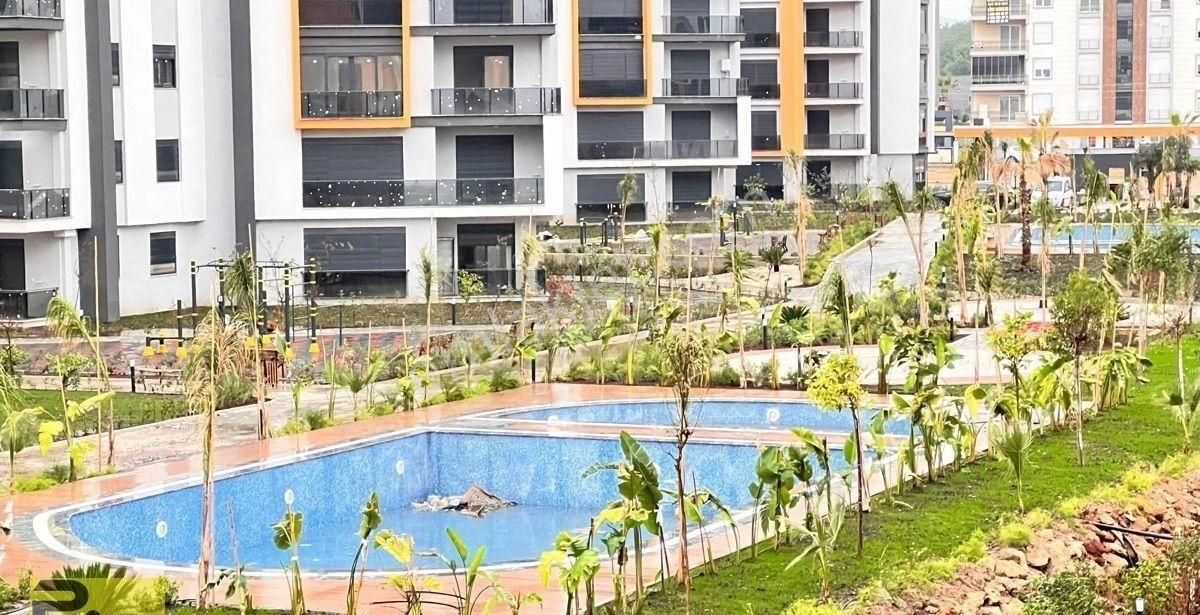 Ultra Geniş Havuz Cepheli Kapalı Otoparklı 3+1 Fırsat Daire - Görsel 28