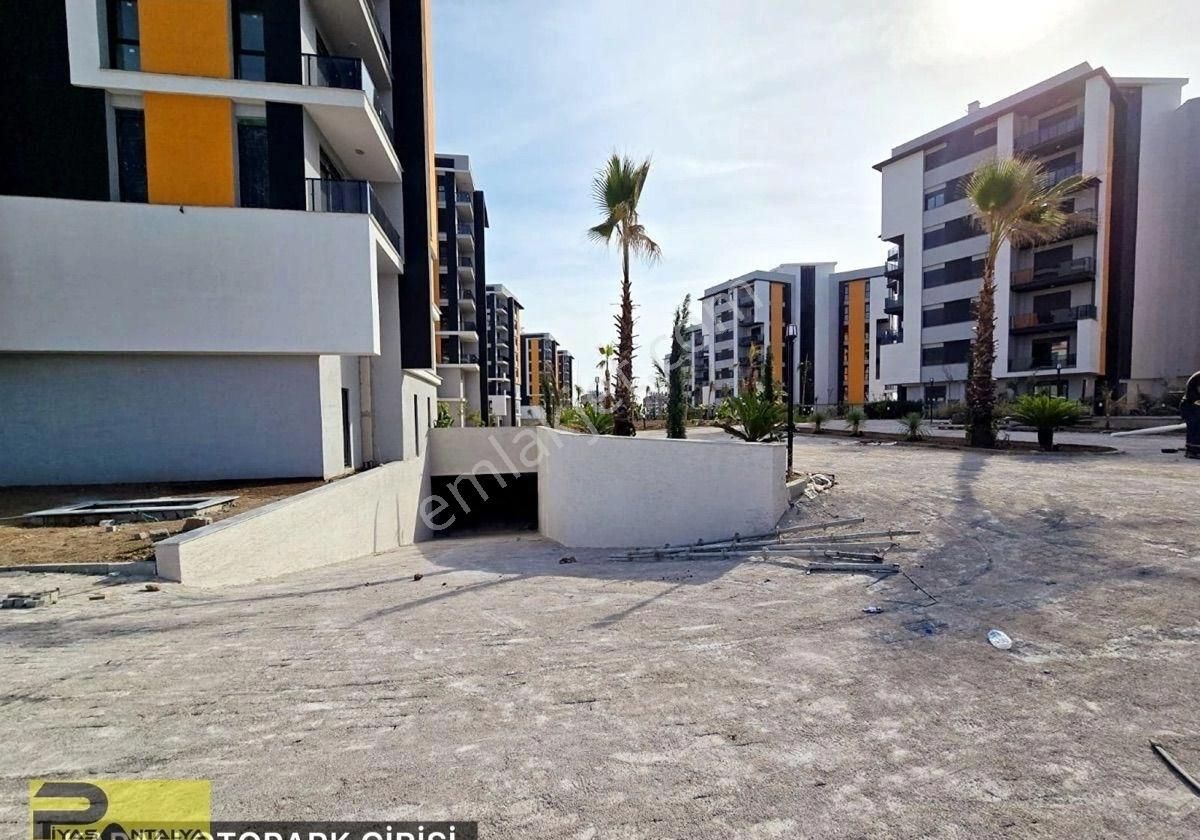 Ultra Geniş Havuz Cepheli Kapalı Otoparklı 3+1 Fırsat Daire - Görsel 5