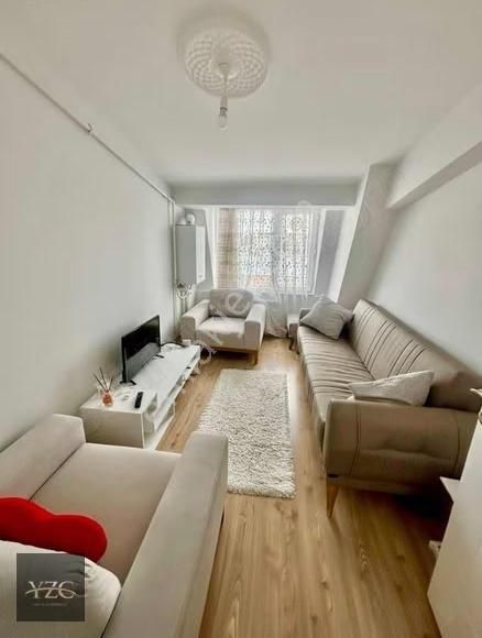 Yzg'den Üniversite Kapısı Karşısı Full Eşyalı Ön Cephe 1+1 - Görsel 10