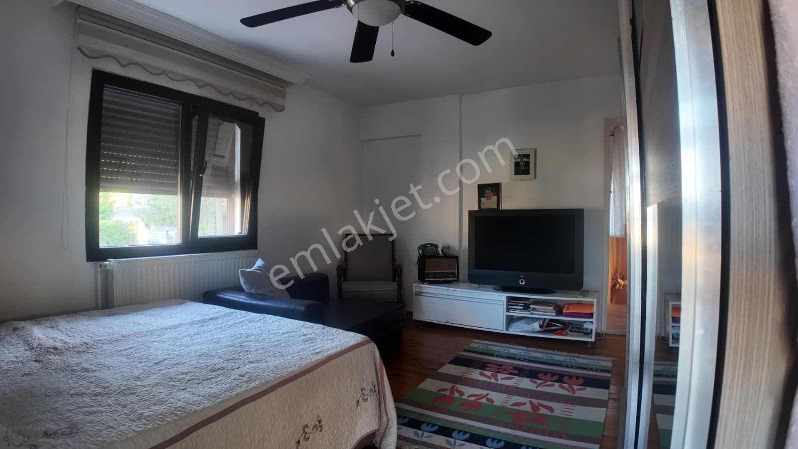 Güzelbahçede Deniz Manzaralı 4+1 Villa - Görsel 26