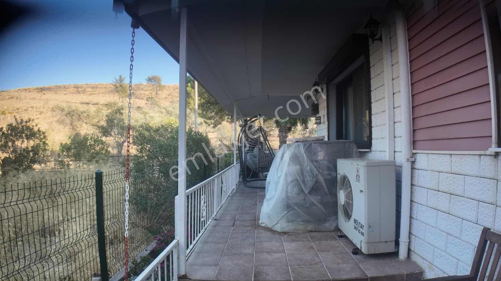 Güzelbahçede Deniz Manzaralı 4+1 Villa - Görsel 28