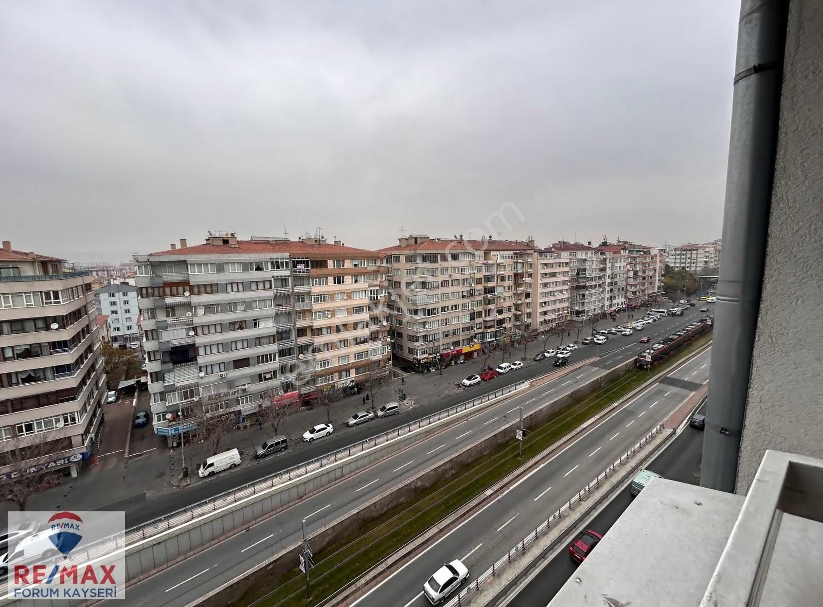 Sivas Cadde Üzerinde Kiralık 3+1 Daire - Görsel 18