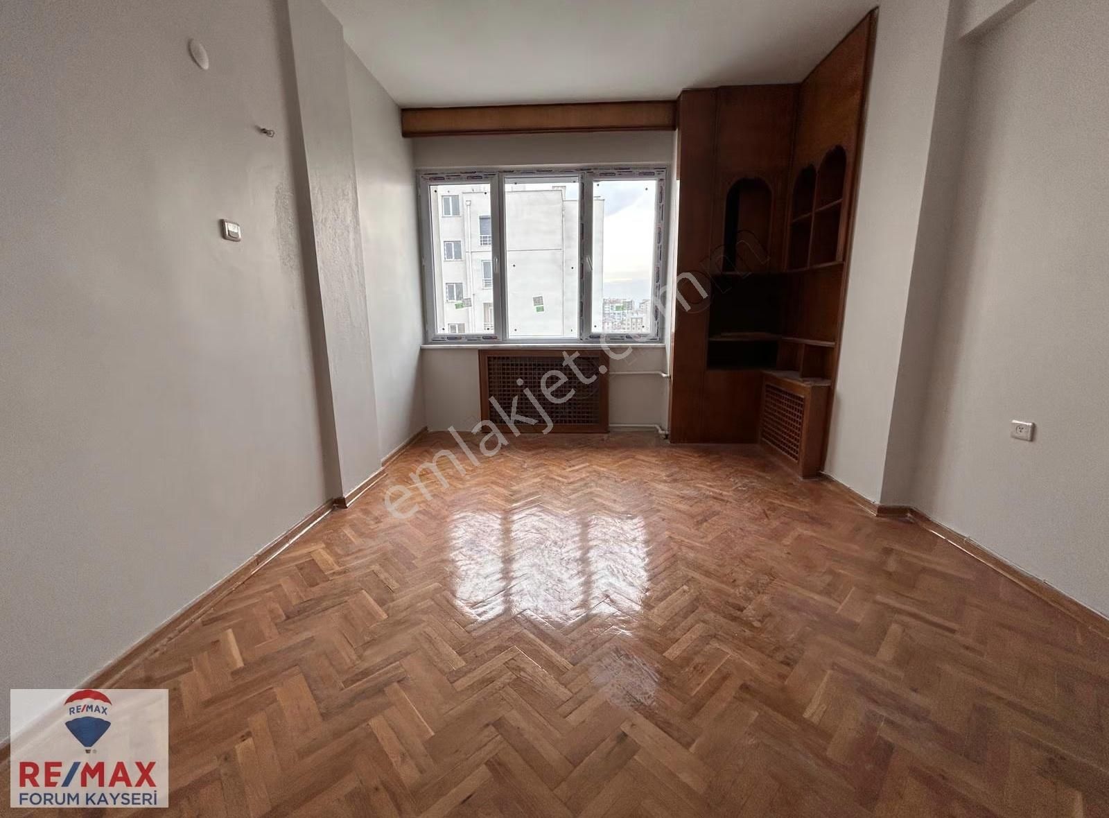 Sivas Cadde Üzerinde Kiralık 3+1 Daire - Görsel 10