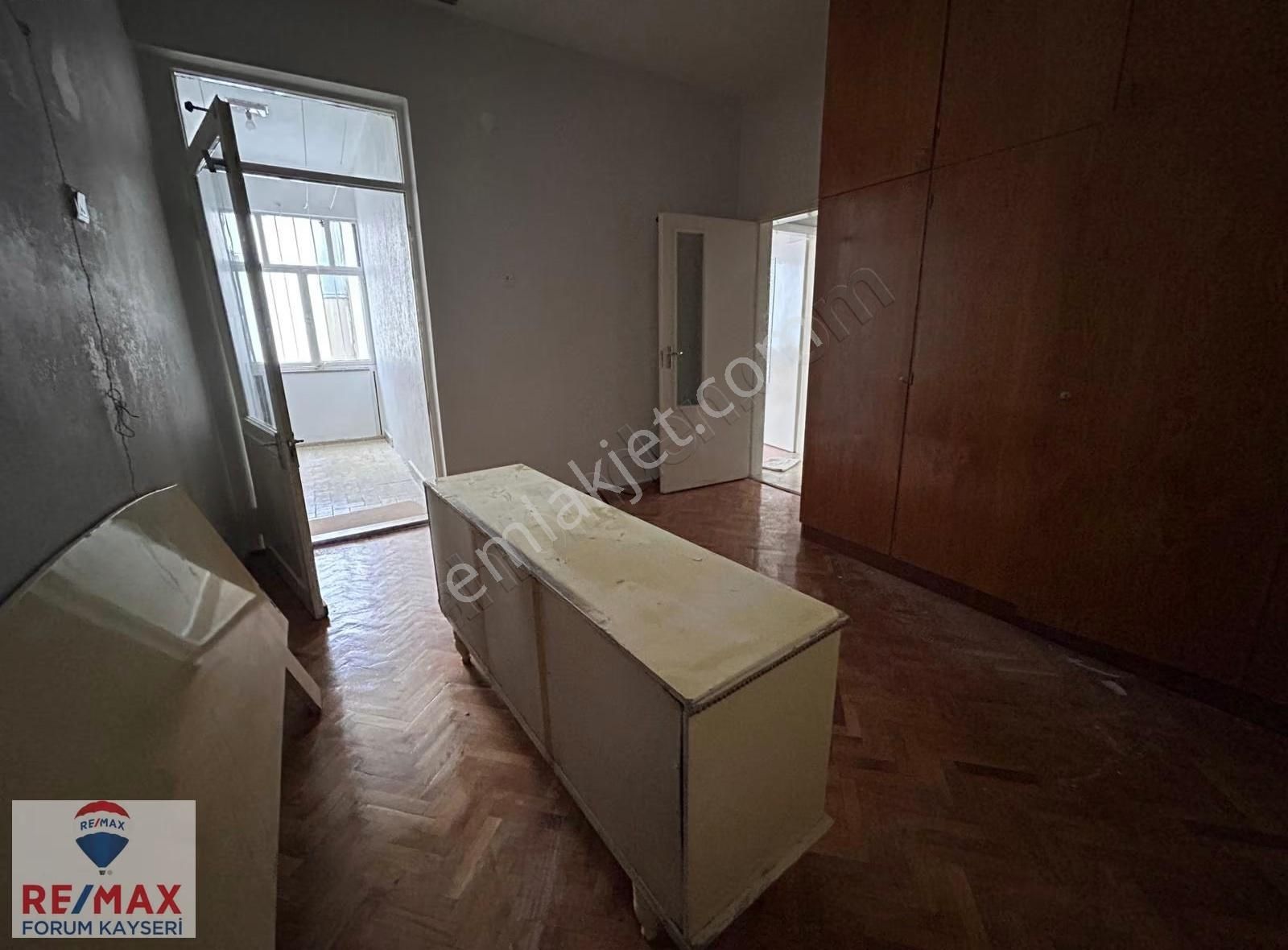 Sivas Cadde Üzerinde Kiralık 3+1 Daire - Görsel 17