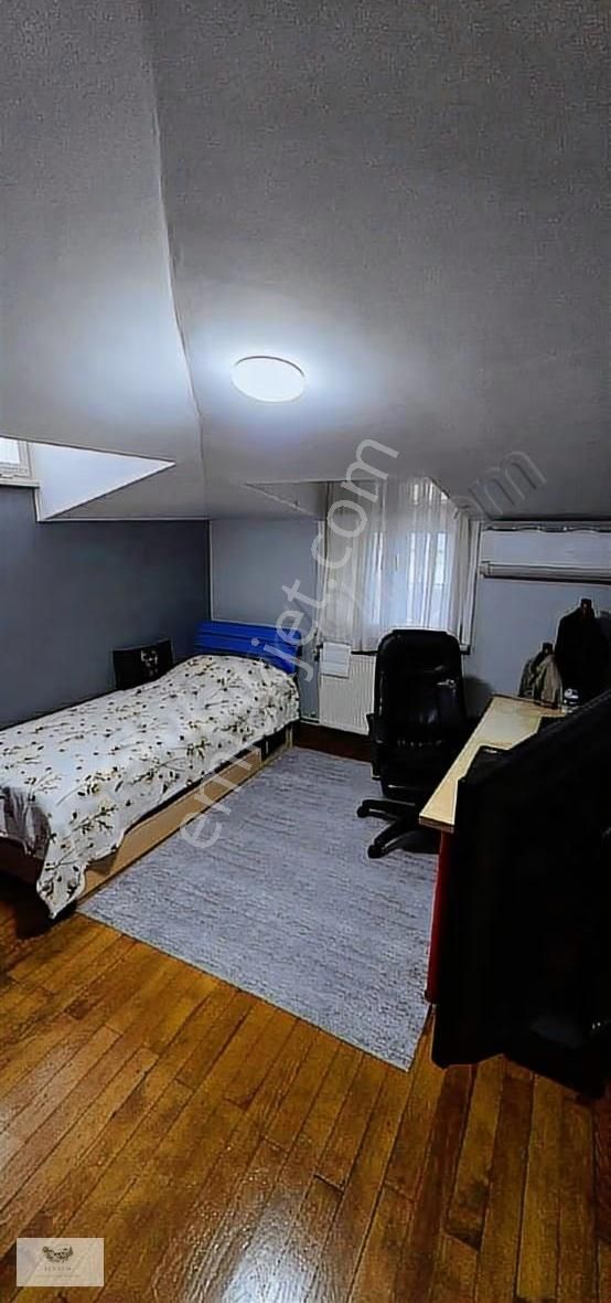 Bahçelievlerin En Güzel Lokasyınında 2002 Yapımı Dublex Daire - Görsel 10