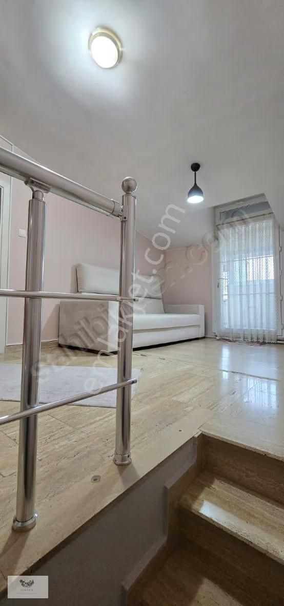 Bahçelievlerin En Güzel Lokasyınında 2002 Yapımı Dublex Daire - Görsel 4