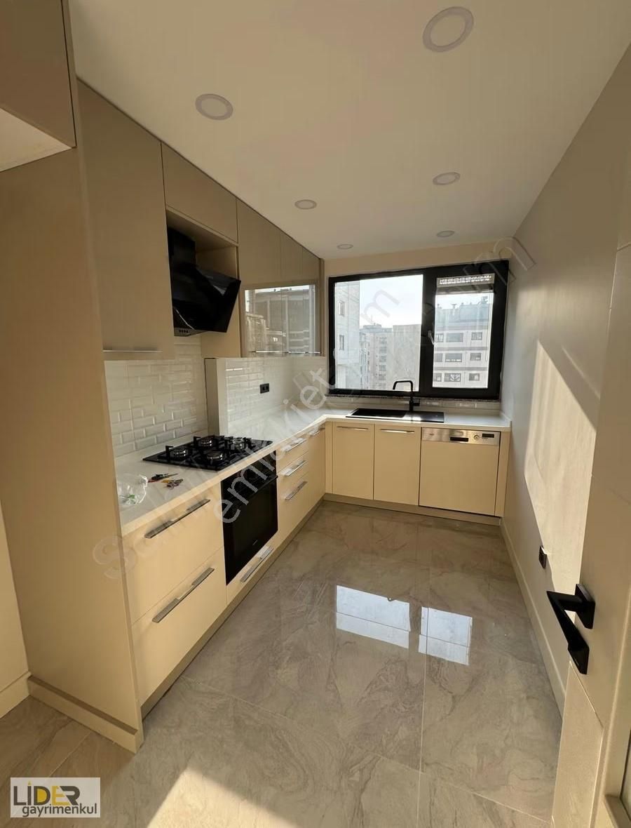 Lider'den Bağdat Cad. Yakın Kısmi Deniz Manzaralı 7 Yıllık 2+1 - Görsel 6