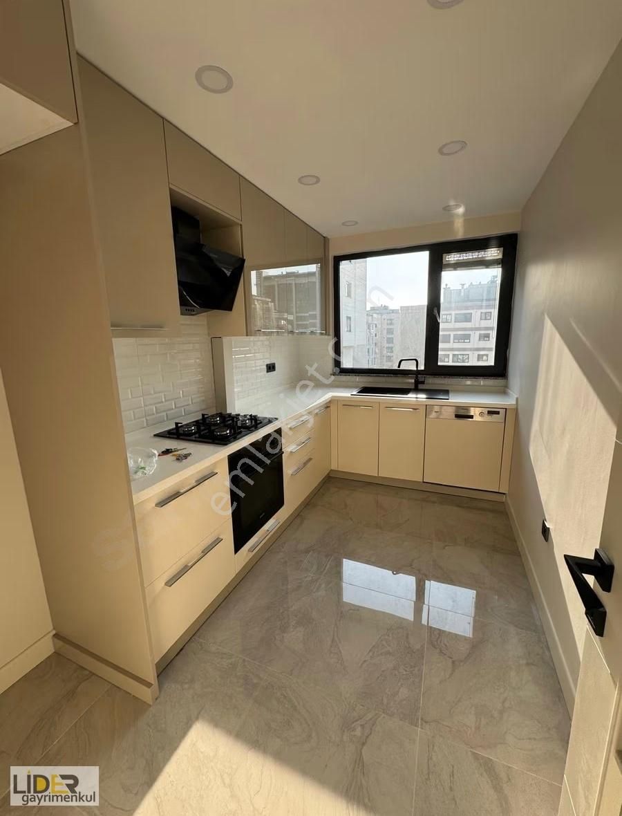 Lider'den Bağdat Cad. Yakın Kısmi Deniz Manzaralı 7 Yıllık 2+1 - Görsel 22