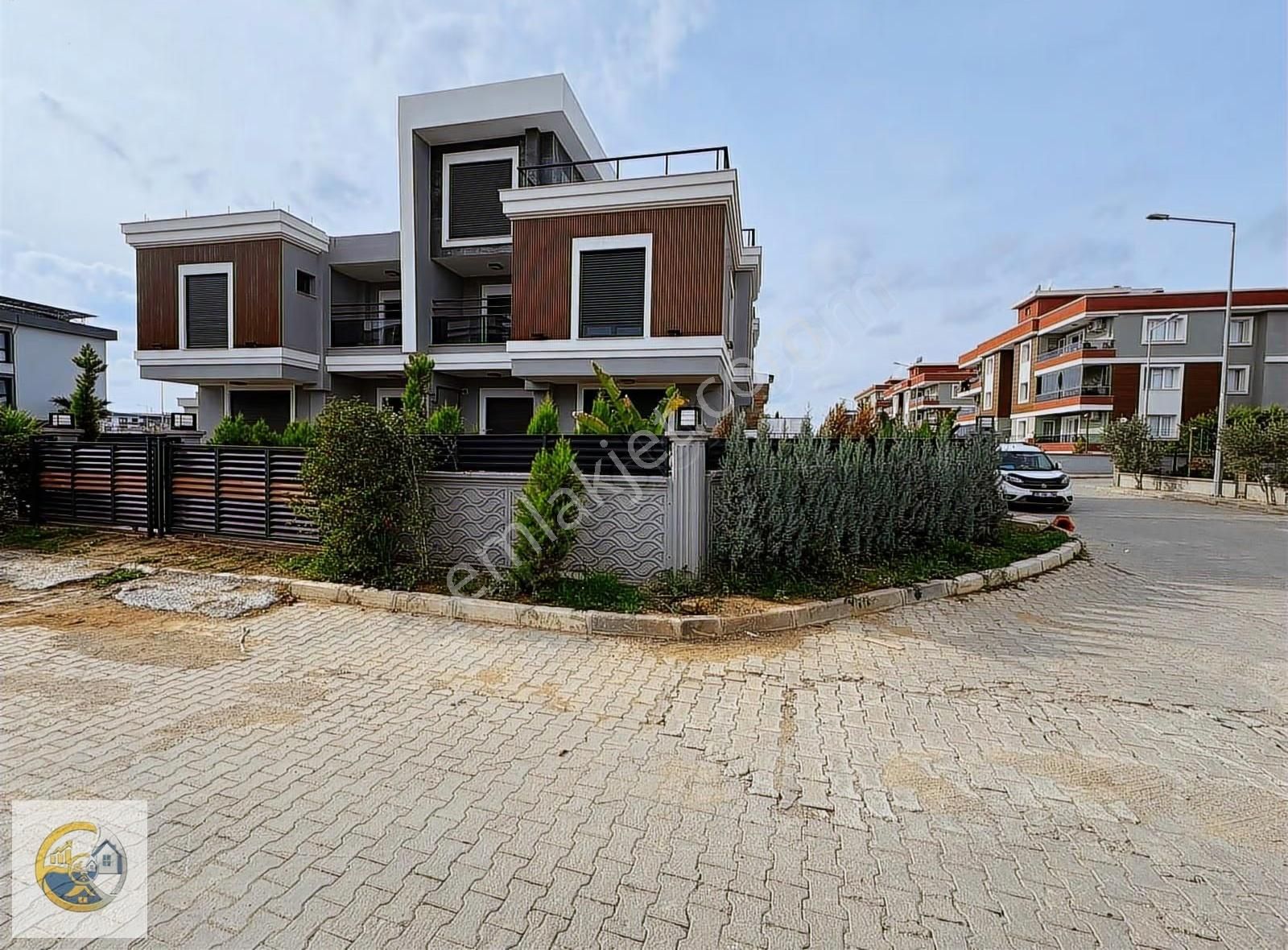 İzmir Menderes Te Satılık Villa