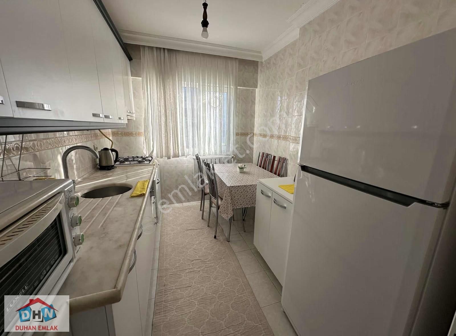 Duhan Emlak'tan Bahçelievler Mah'da Eşyalı Kiralık 3+1 Daire - Görsel 2