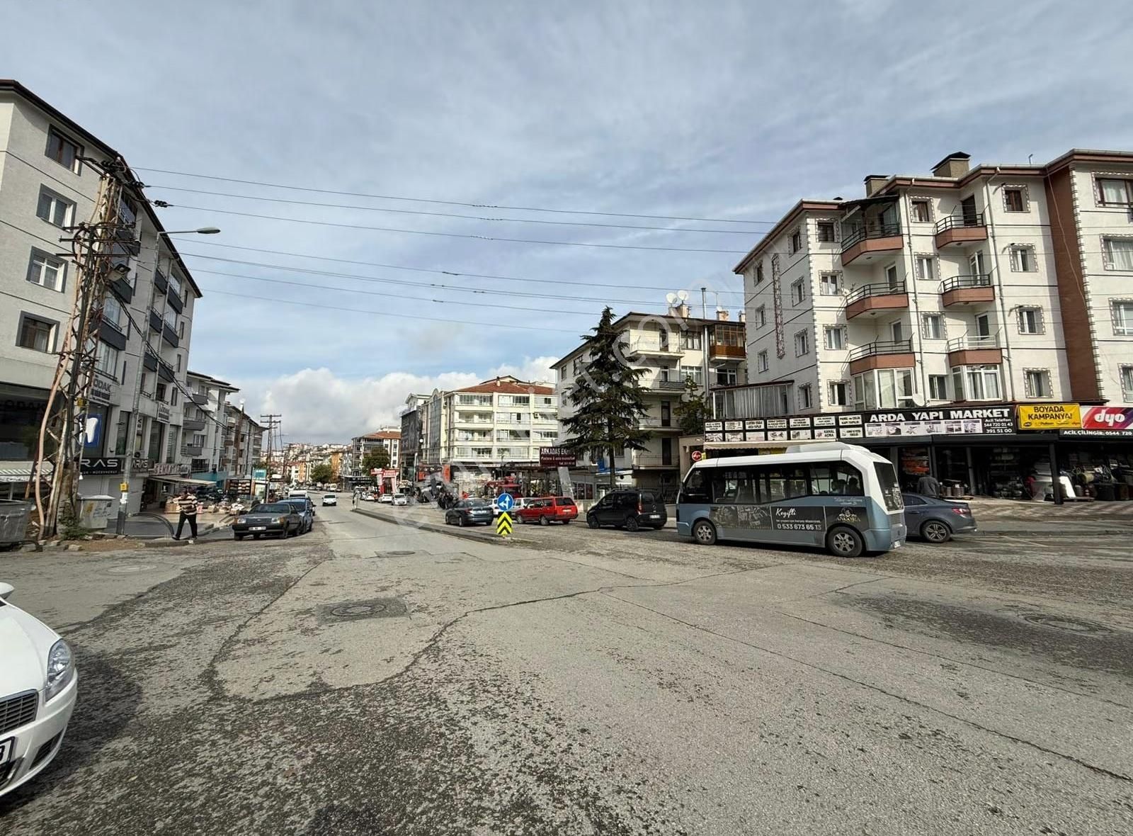 Mutlu Cad. 2 Bina Mesafede Her İşe Uygun 'bakımlı 60m²' Dükkan!