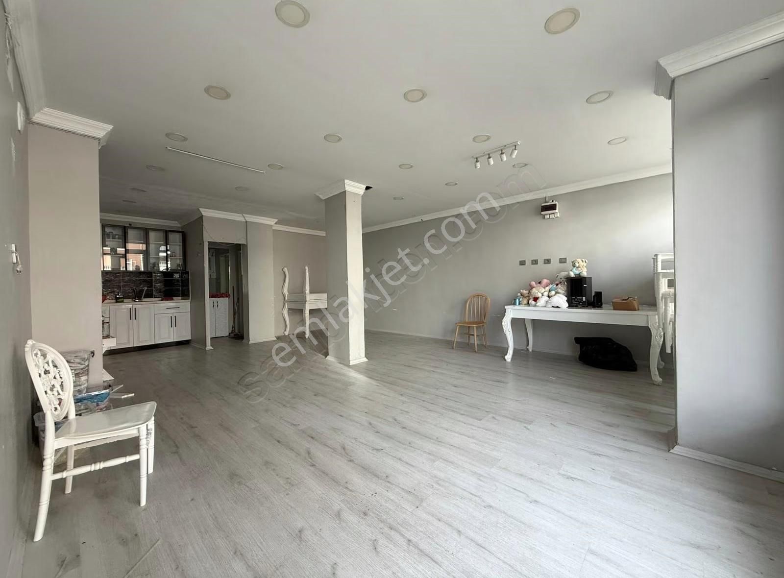 Mutlu Cad. 2 Bina Mesafede Her İşe Uygun 'bakımlı 60m²' Dükkan! - Görsel 10