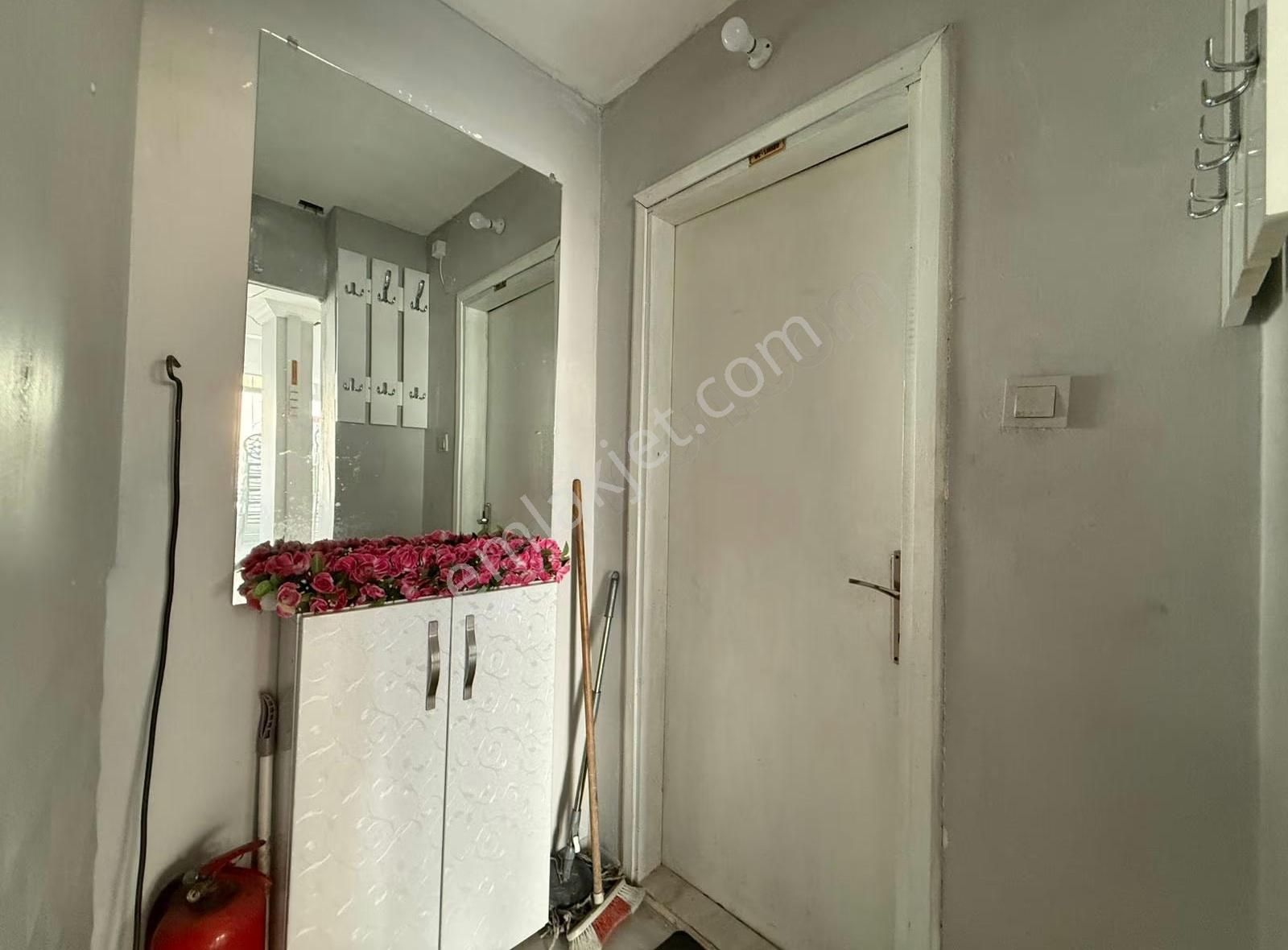 Mutlu Cad. 2 Bina Mesafede Her İşe Uygun 'bakımlı 60m²' Dükkan! - Görsel 8