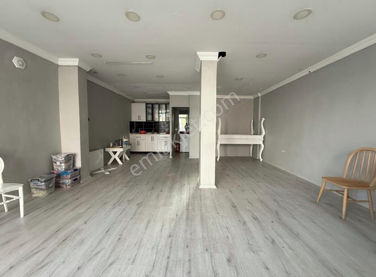 Mutlu Cad. 2 Bina Mesafede Her İşe Uygun 'bakımlı 60m²' Dükkan! - Görsel 2