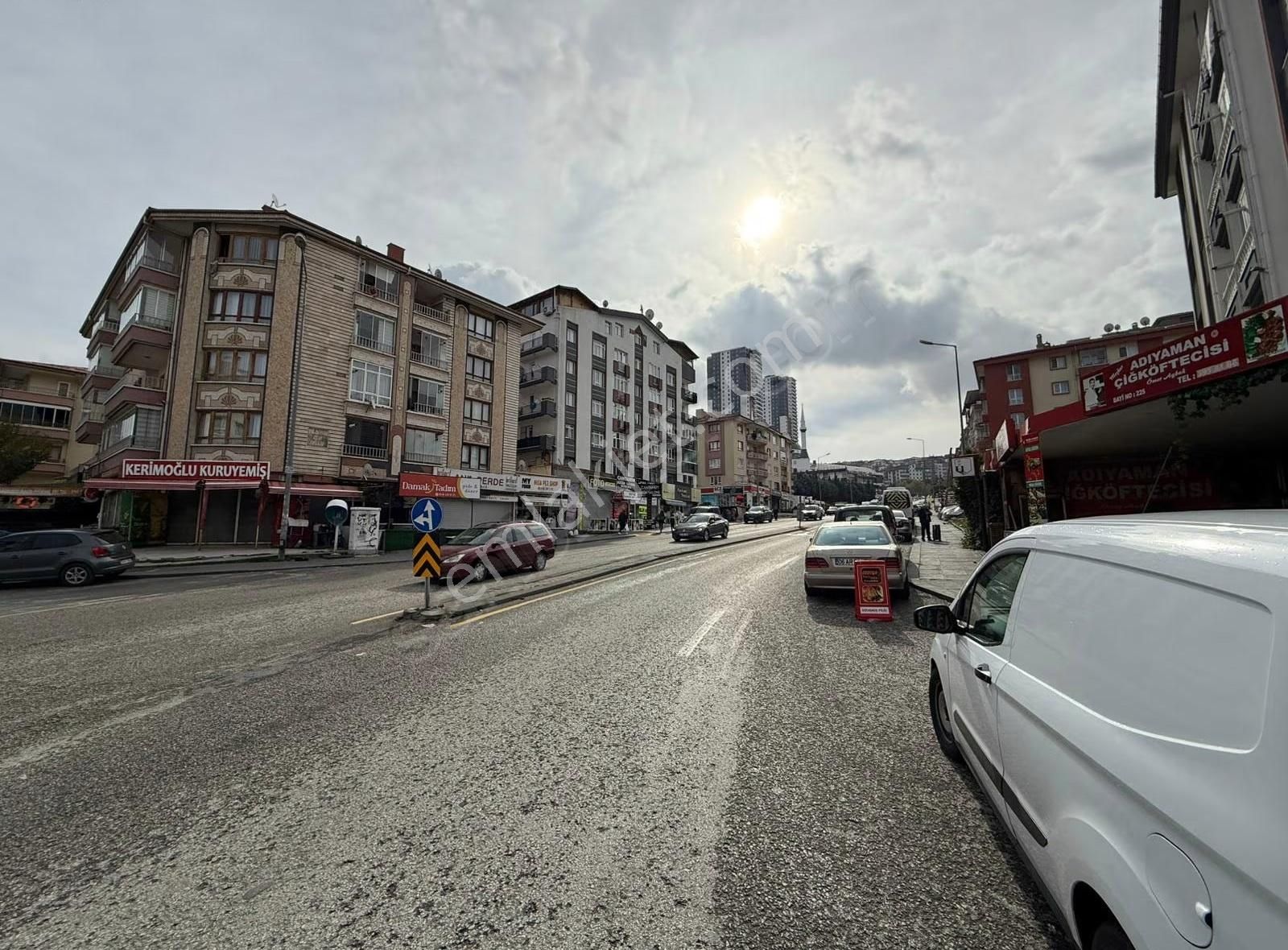 Mutlu Cad. 2 Bina Mesafede Her İşe Uygun 'bakımlı 60m²' Dükkan! - Görsel 18