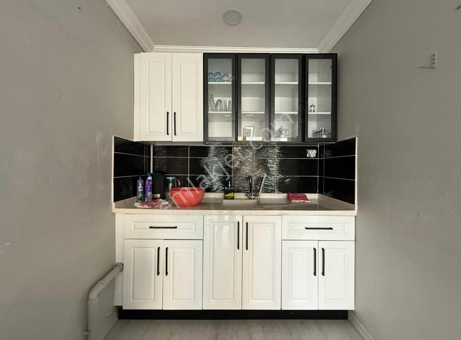 Mutlu Cad. 2 Bina Mesafede Her İşe Uygun 'bakımlı 60m²' Dükkan! - Görsel 27