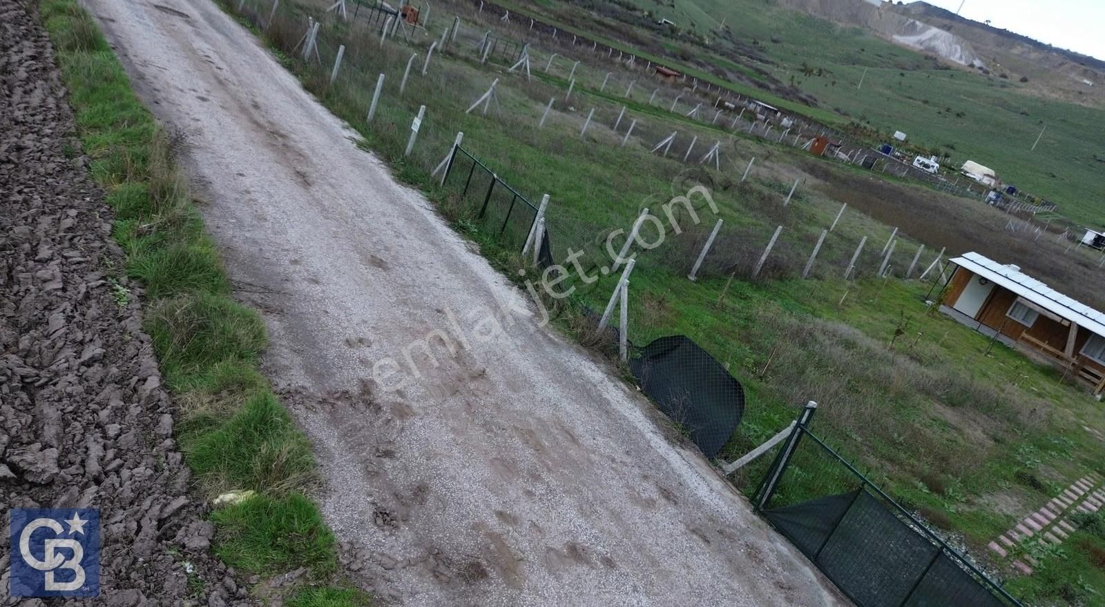 Çaltılıderede Yola Cephe 425m2 İçerisine Konteyner Bulunan Tarla - Görsel 6