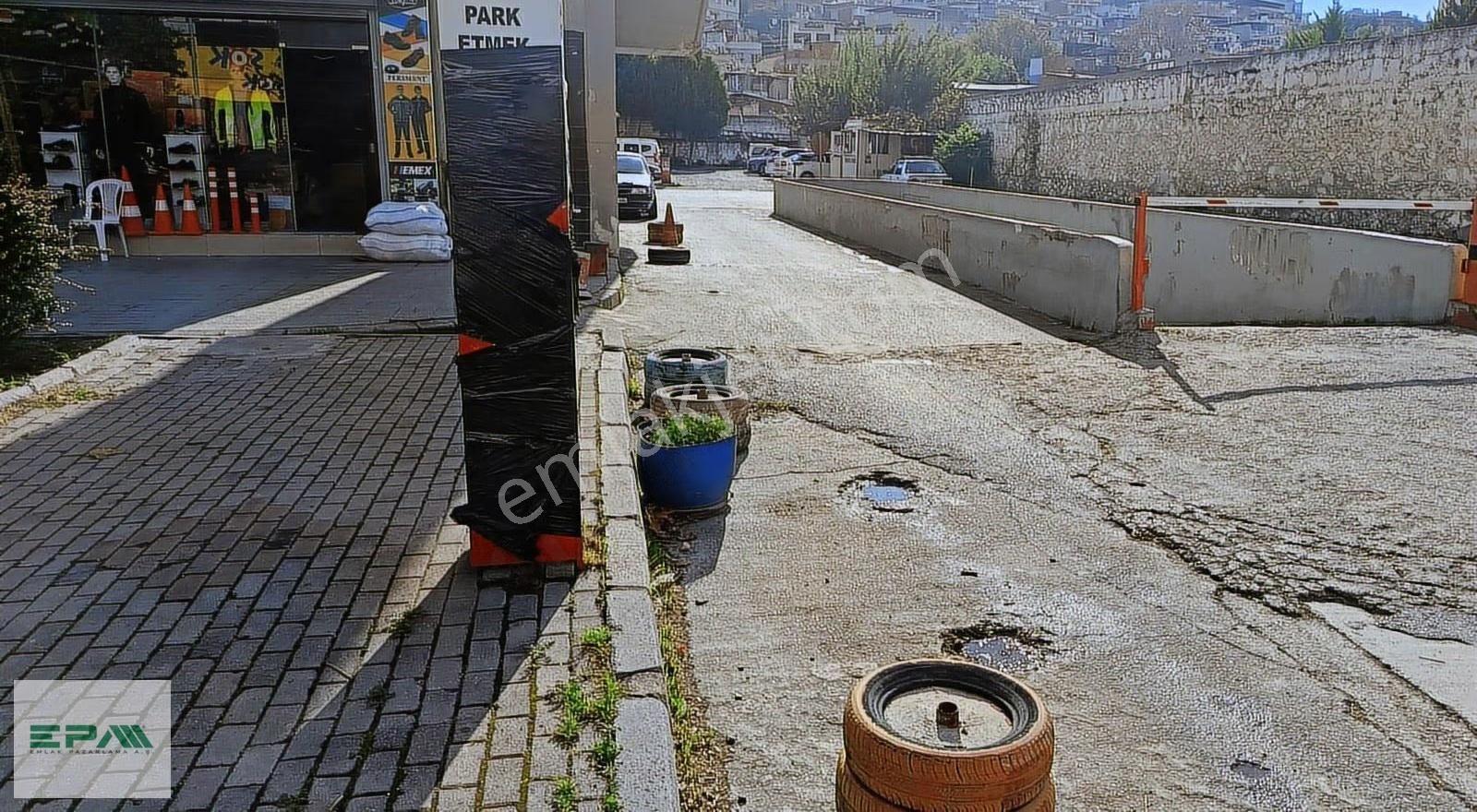 Yenişehir İş Merkezinde Otoparklı Cadde Cepheli Kiralık Ofis
