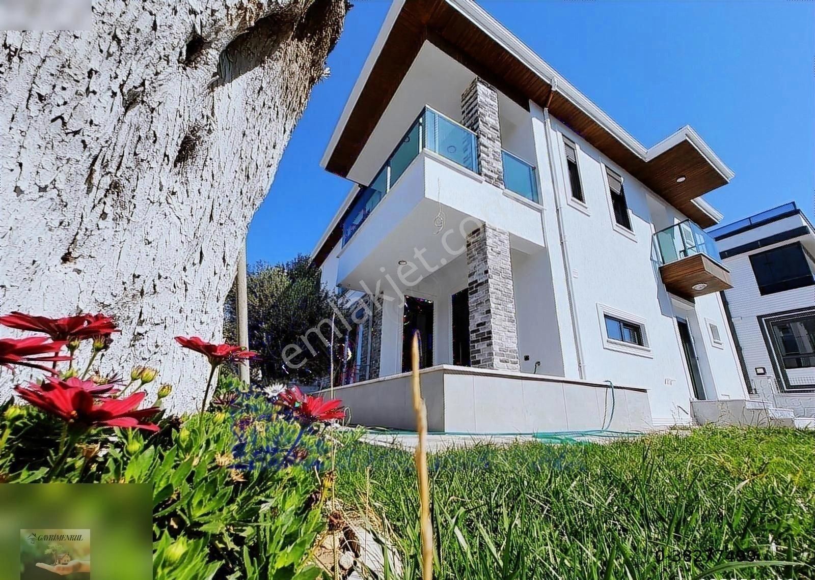 Zeytinli'de Kaliteli Mimari Yapısı İle Özel Tasarım 4+1 Villa