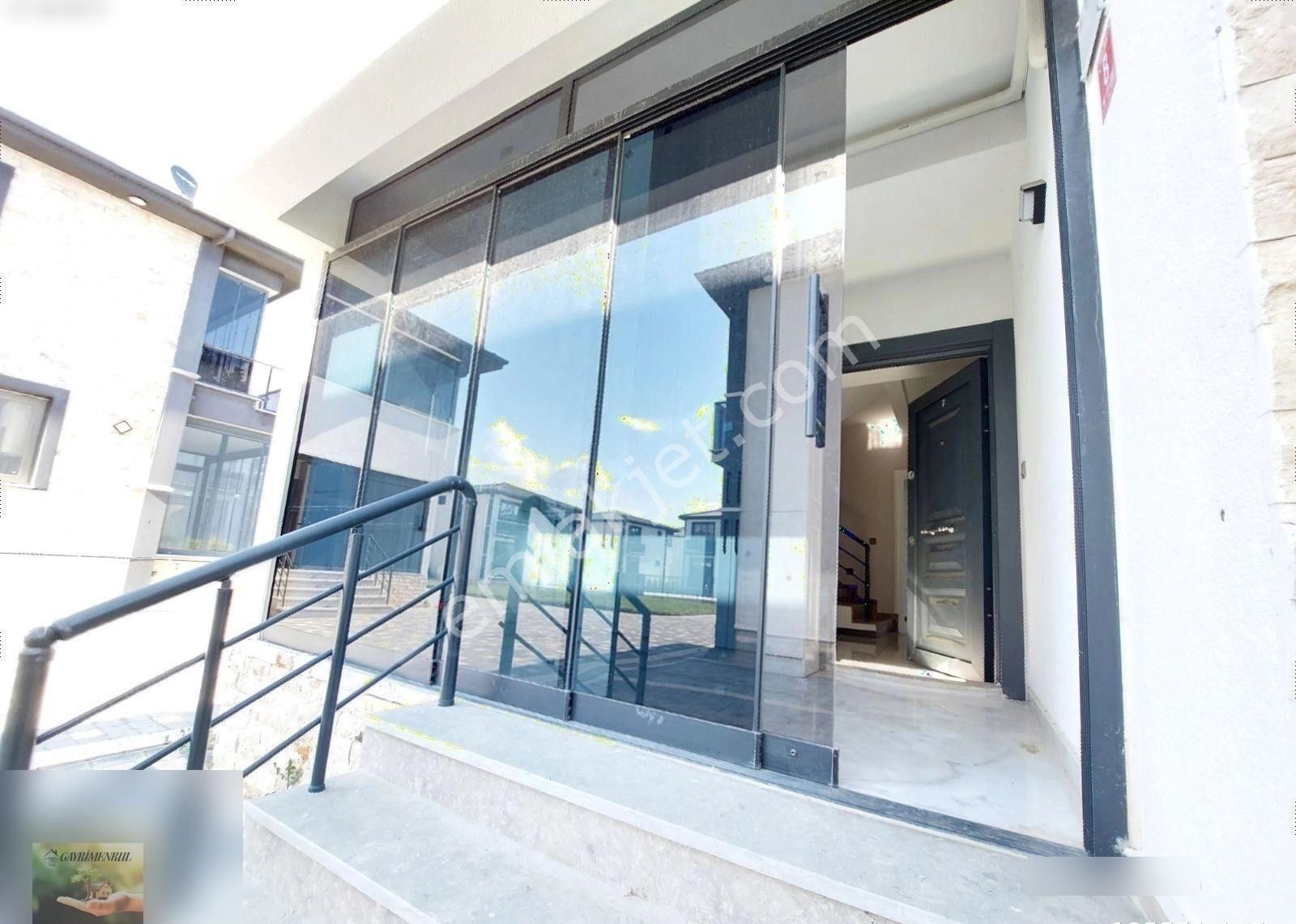 Edremit'te Mimarisi İle Göz Kamaştıran Eşsiz 4+1 Müstakil Villa - Görsel 31