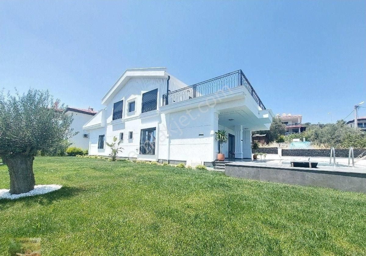 Narlı'da 700m2 Arsa İçerisinde Denize Uzanan 4+1 Saunalı, Jakuzili Ultra Lüx Müstakil Villa