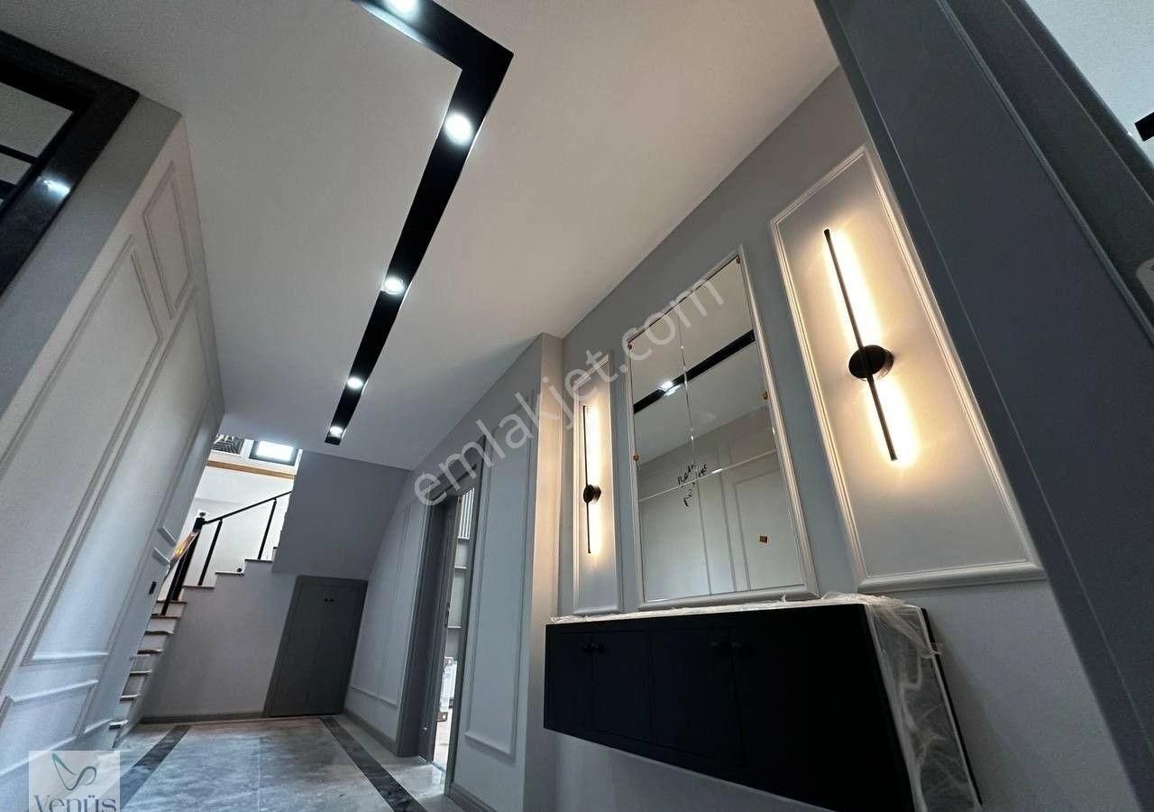 Altınoluk'ta Muhteşem Peyzajlı Havuzlu 4+1 Ultra Lüks Loft Villa - Görsel 22