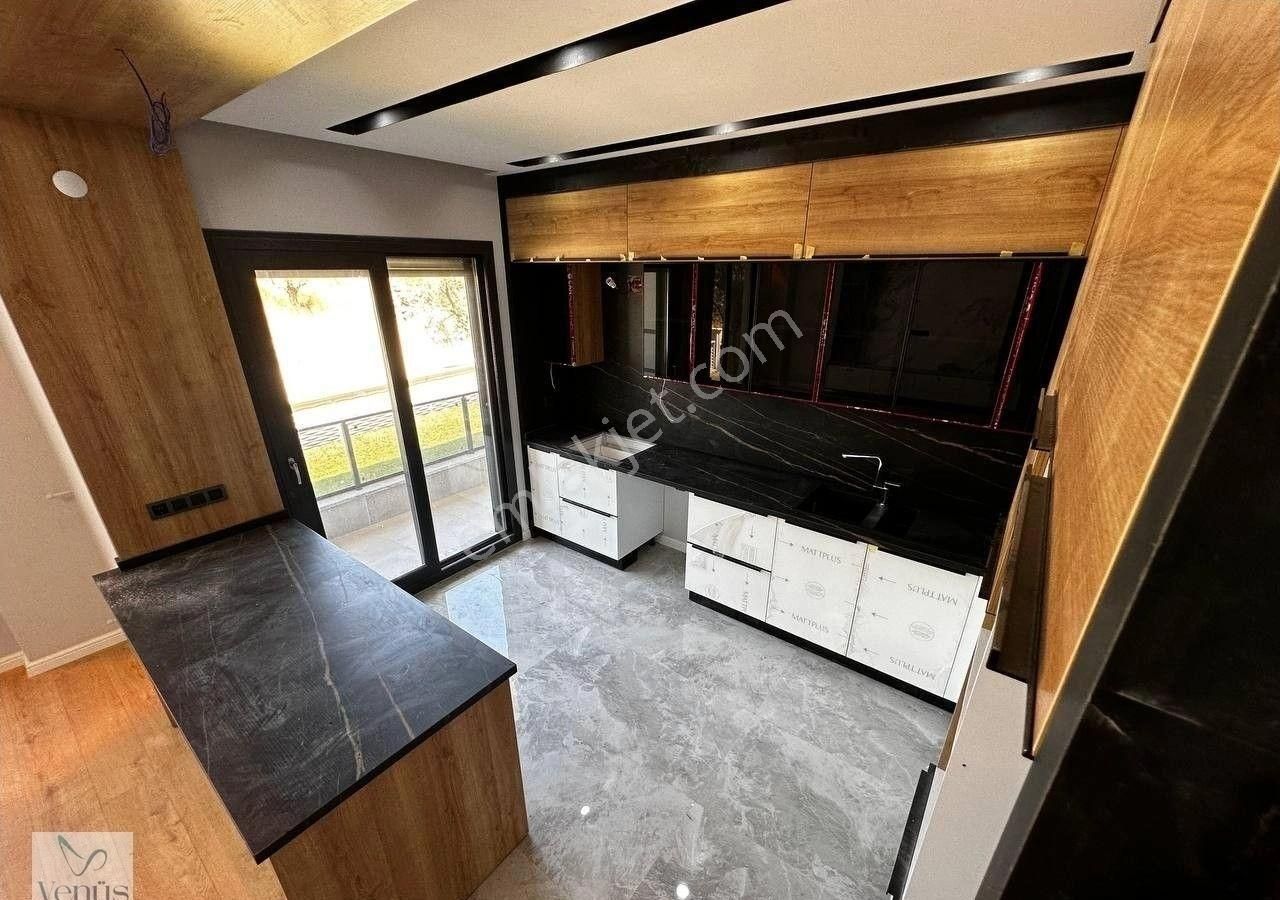 Altınoluk'ta Muhteşem Peyzajlı Havuzlu 4+1 Ultra Lüks Loft Villa - Görsel 17