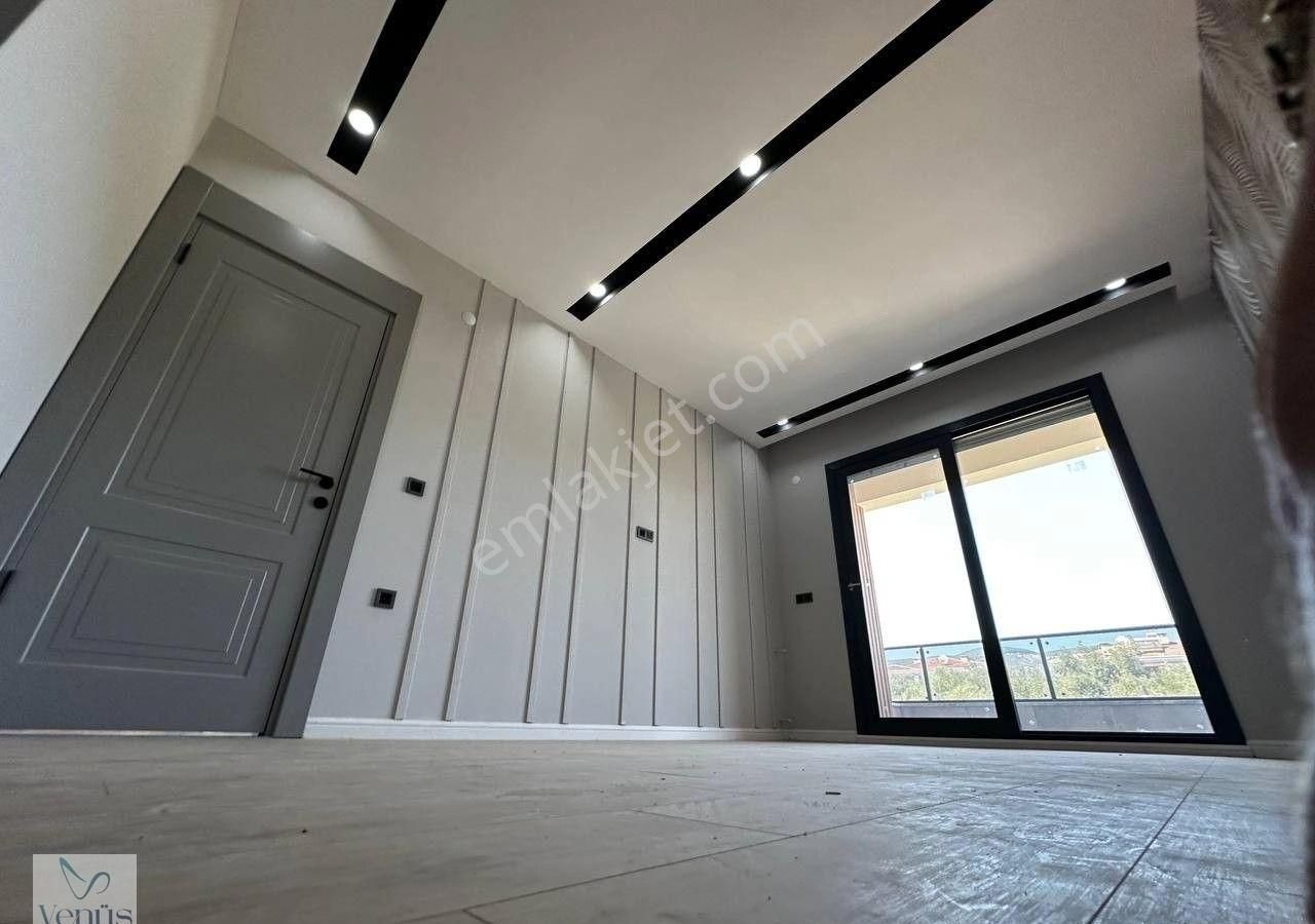 Altınoluk'ta Muhteşem Peyzajlı Havuzlu 4+1 Ultra Lüks Loft Villa - Görsel 6