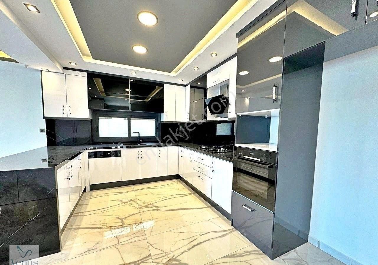 Altınoluk Narlıda 5+1 Müstakil Havuzlu Denize 50mt Ultra Geniş Manzaralı Satılık Villa - Görsel 10