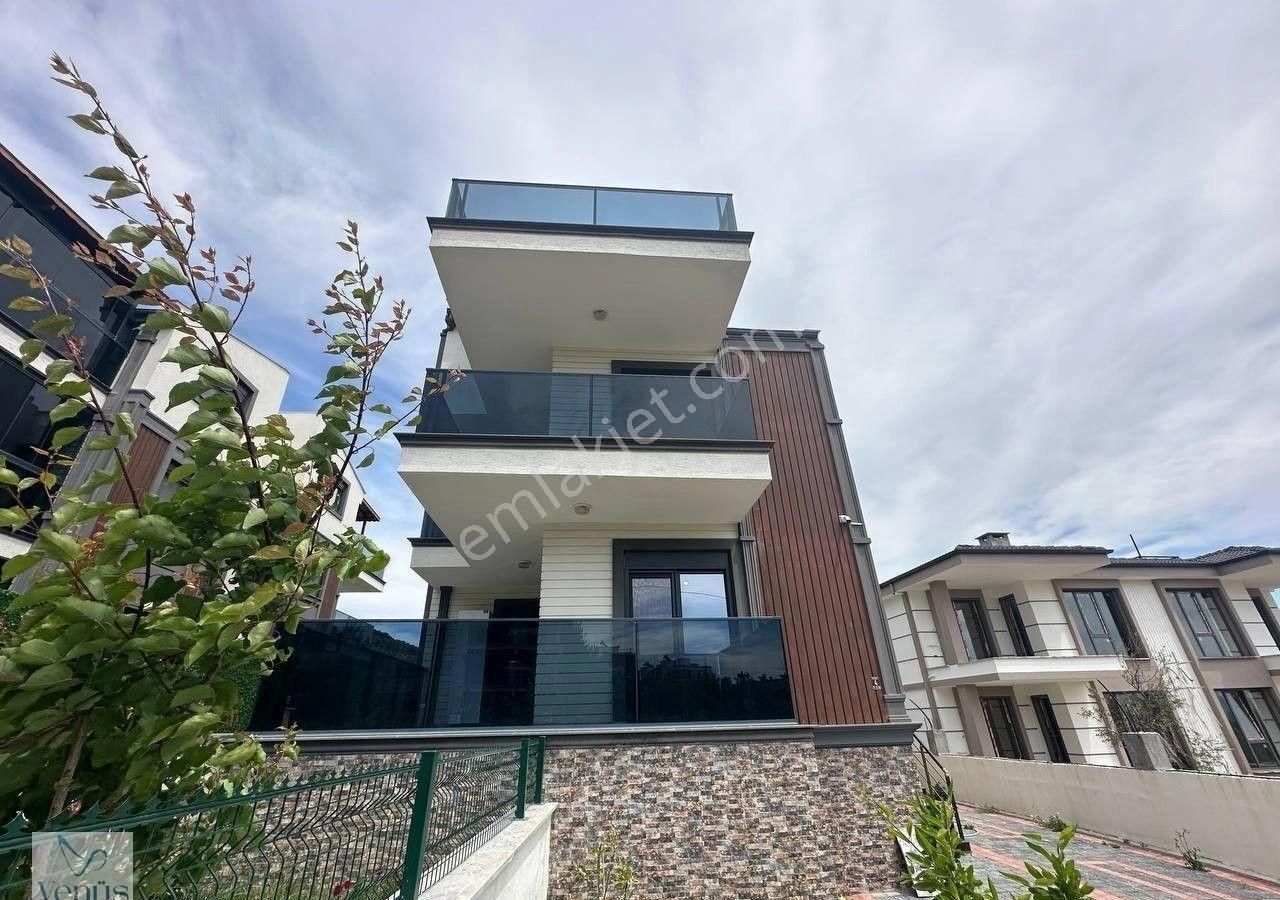 Venüs'den,güre'de Kazdağları İçerisinde Deniz Manzaralı 3+1 Lüks Villa - Görsel 32
