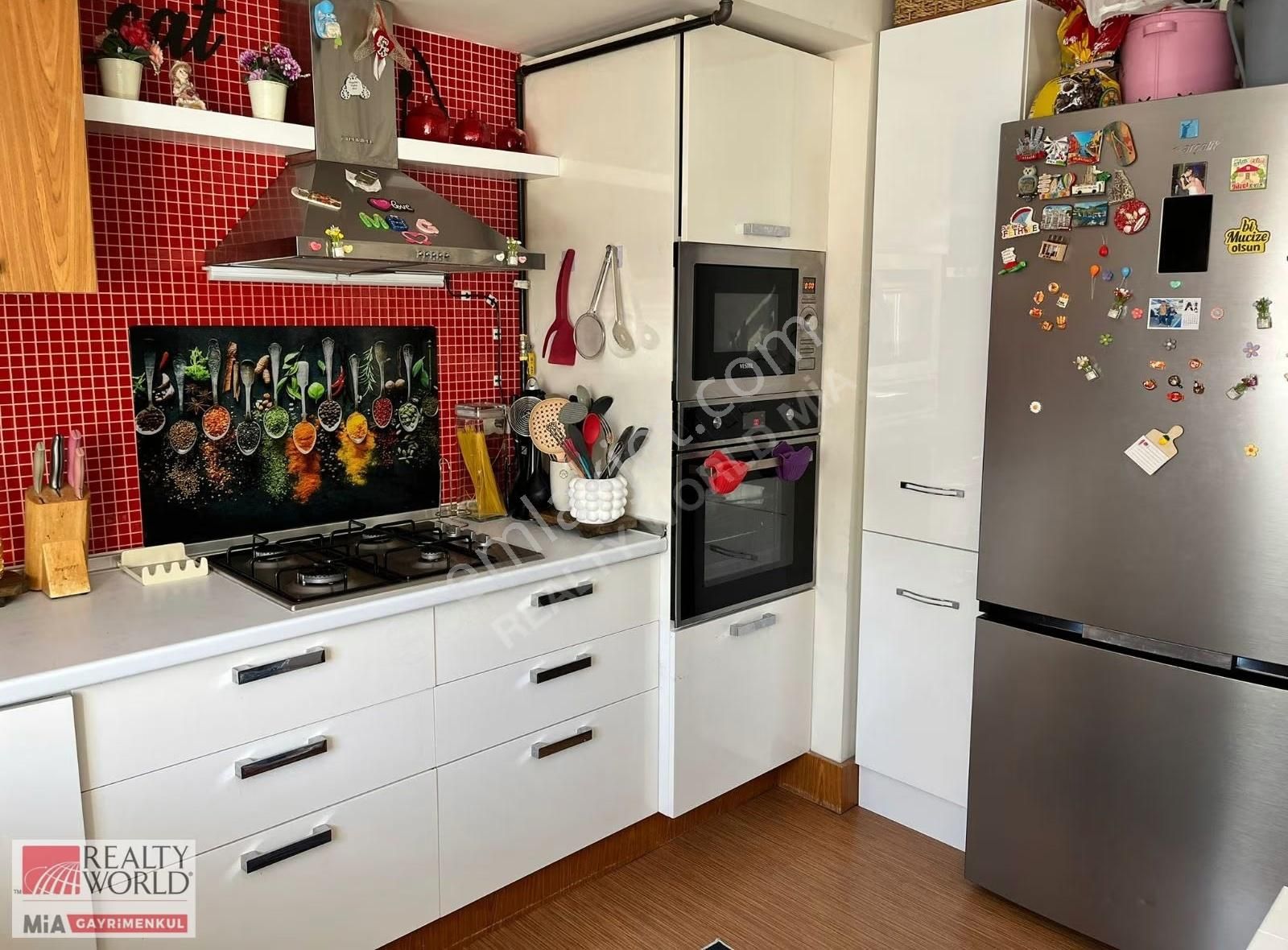 Antalya Konyaaltı Hurma 3+1 Site İçerisinde Satılık Daire