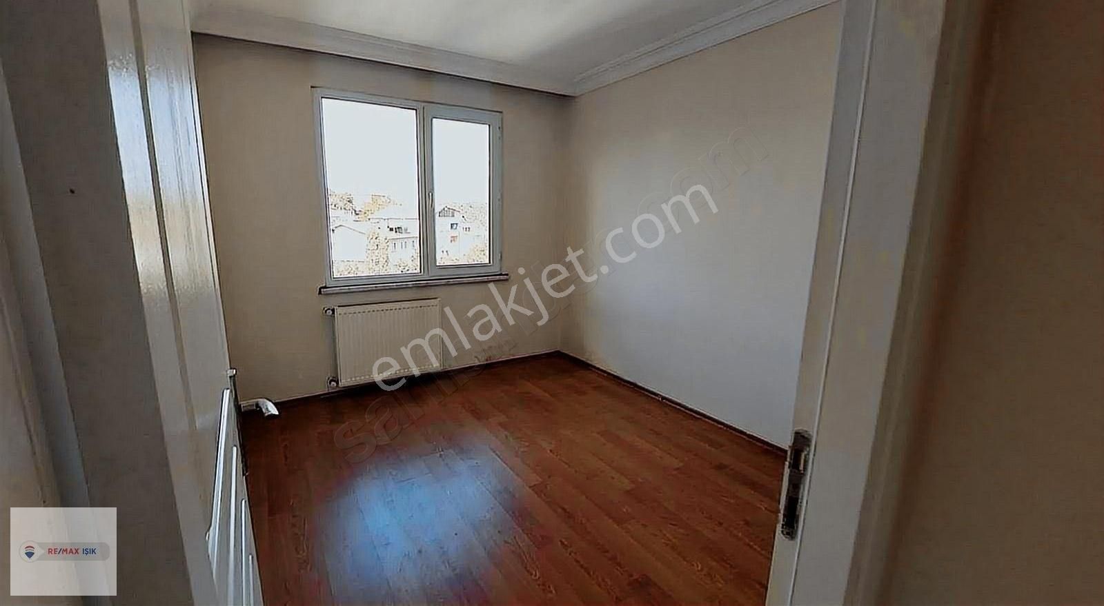 Ümraniye Millet Bahçesine Yürüme Mesafesi 4+2 Fırsat - Görsel 32
