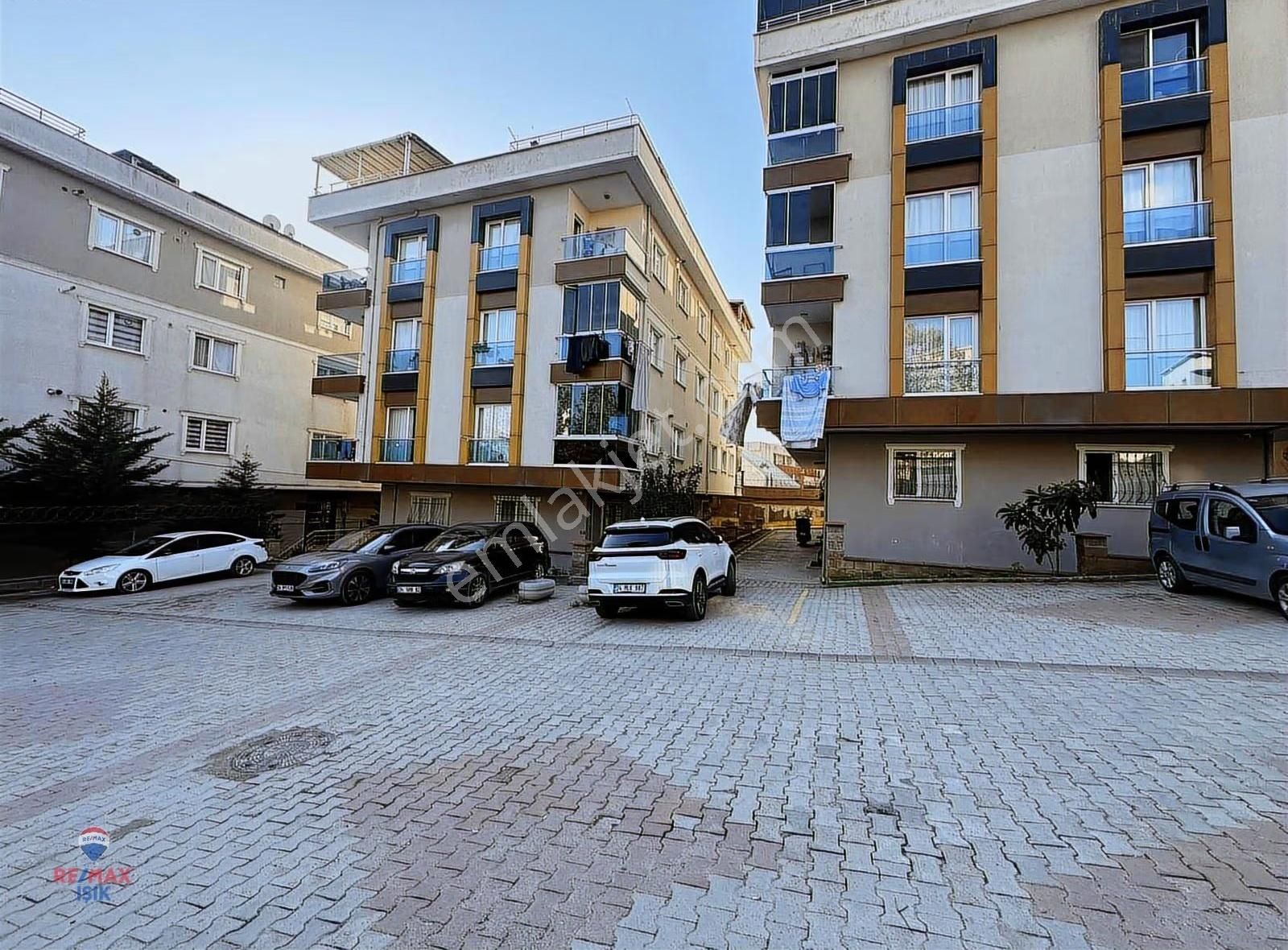 Sancaktepe Osmangazi Mah 3+1 Site İçersınde Daire