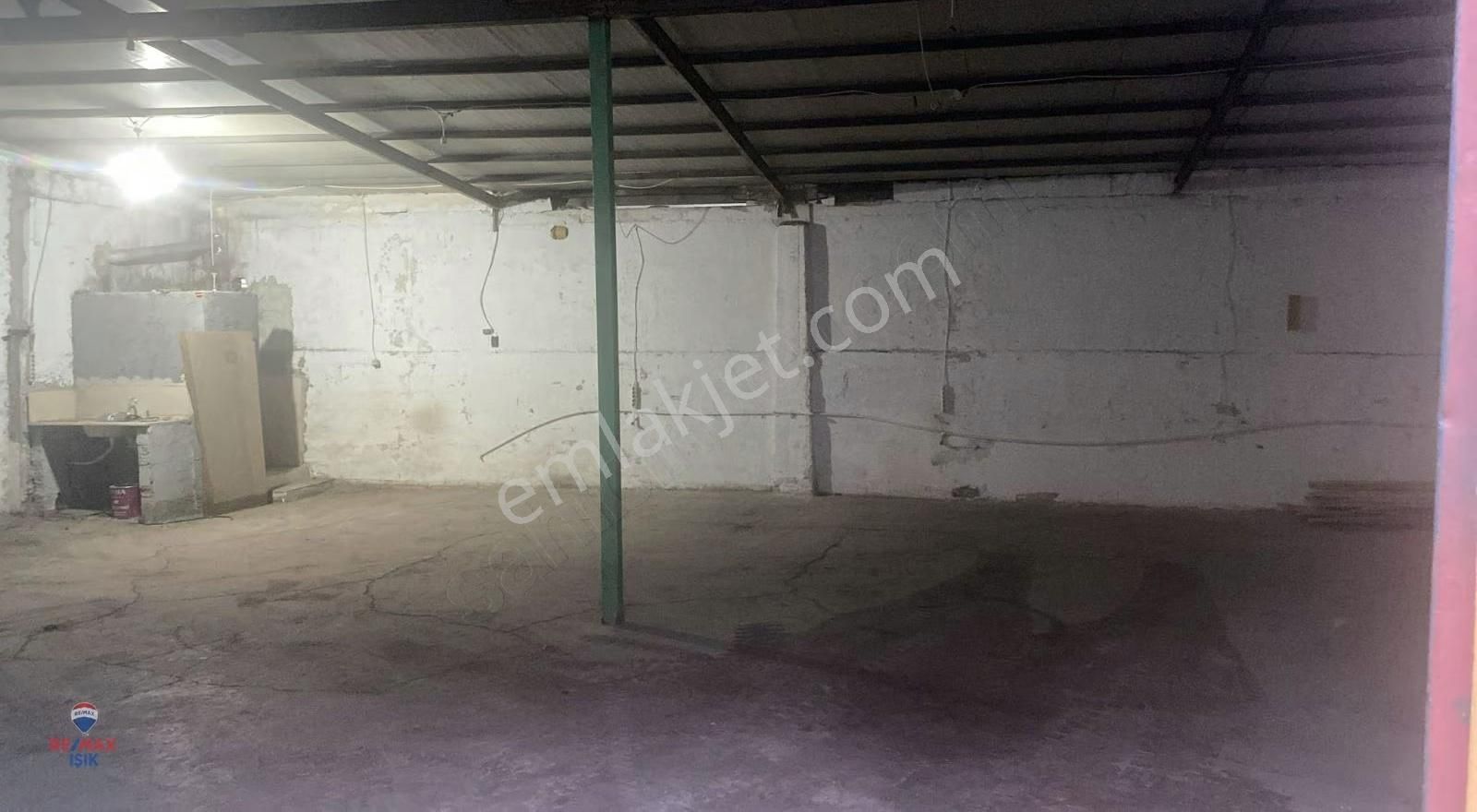 Müstakil Zemine Basar Önüne Tır Yanaşır Düz Giriş - Görsel 3