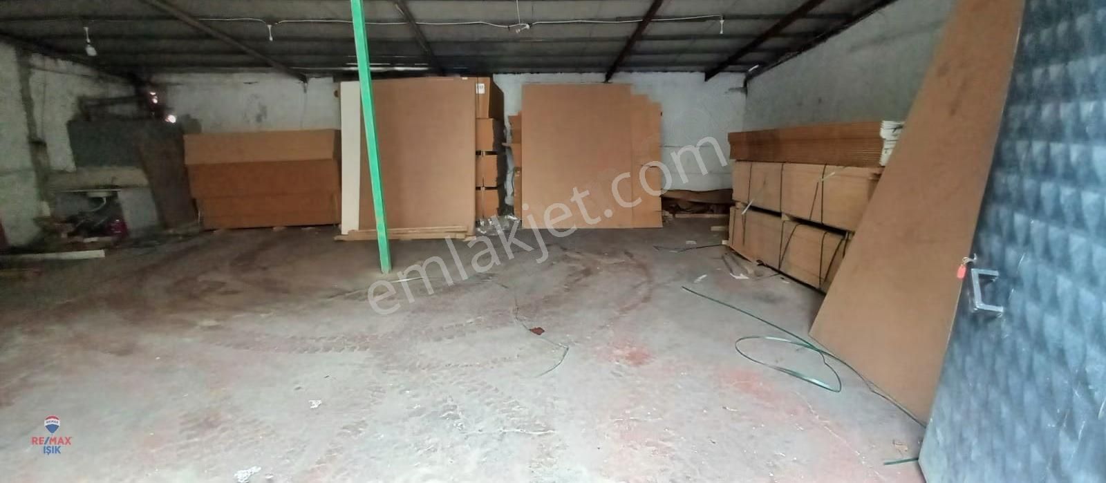 Müstakil Zemine Basar Önüne Tır Yanaşır Düz Giriş - Görsel 17