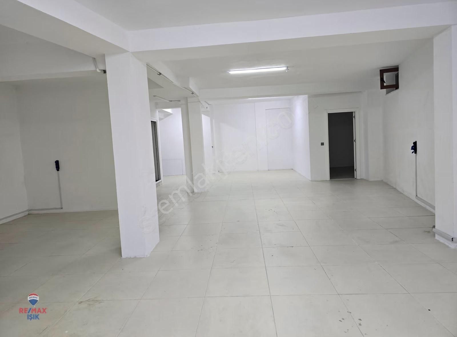 Sancaktepe De 350m2 Çok Amaçlı Bakımlı Masrafsız Ofisli - Görsel 27