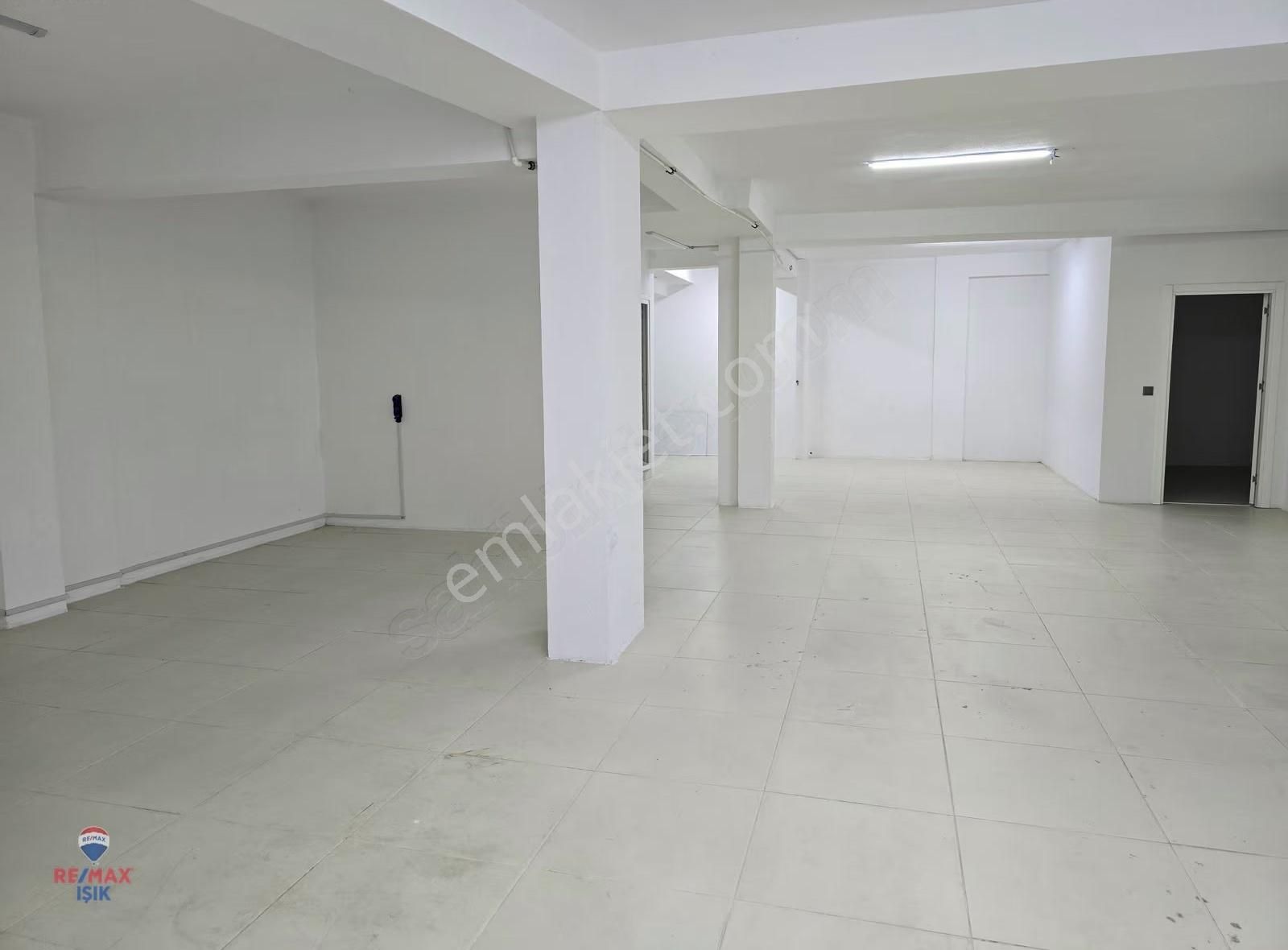 Sancaktepe De 350m2 Çok Amaçlı Bakımlı Masrafsız Ofisli - Görsel 31