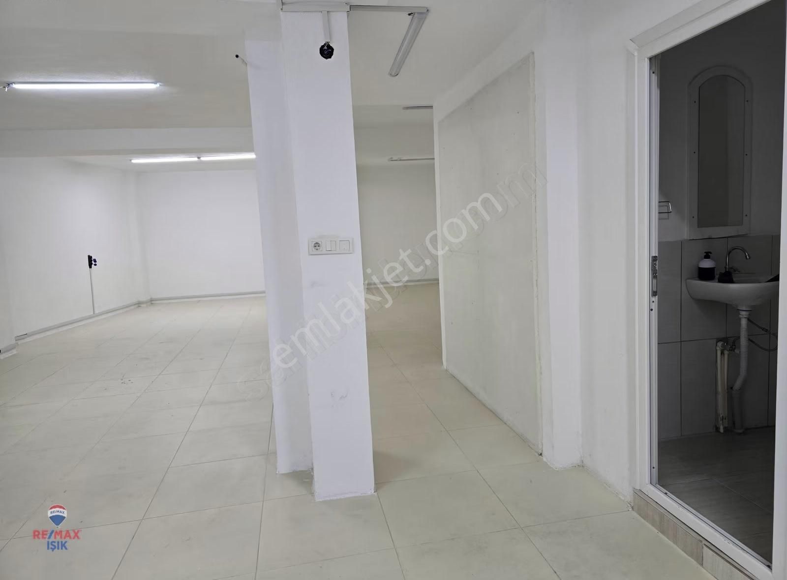 Sancaktepe De 350m2 Çok Amaçlı Bakımlı Masrafsız Ofisli - Görsel 24