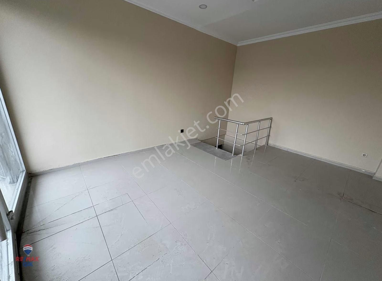 Sancaktepe Bölge Hastanesi Yakınlarında Kiralık Depolu Dükkan - Görsel 15