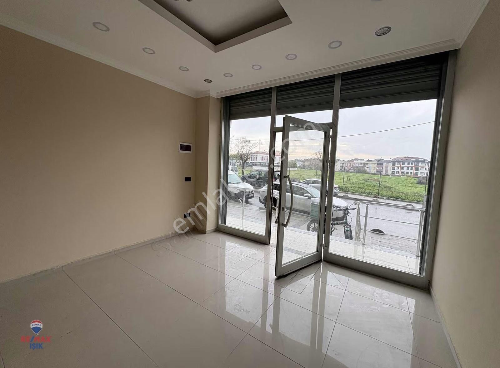 Sancaktepe Bölge Hastanesi Yakınlarında Kiralık Depolu Dükkan - Görsel 6