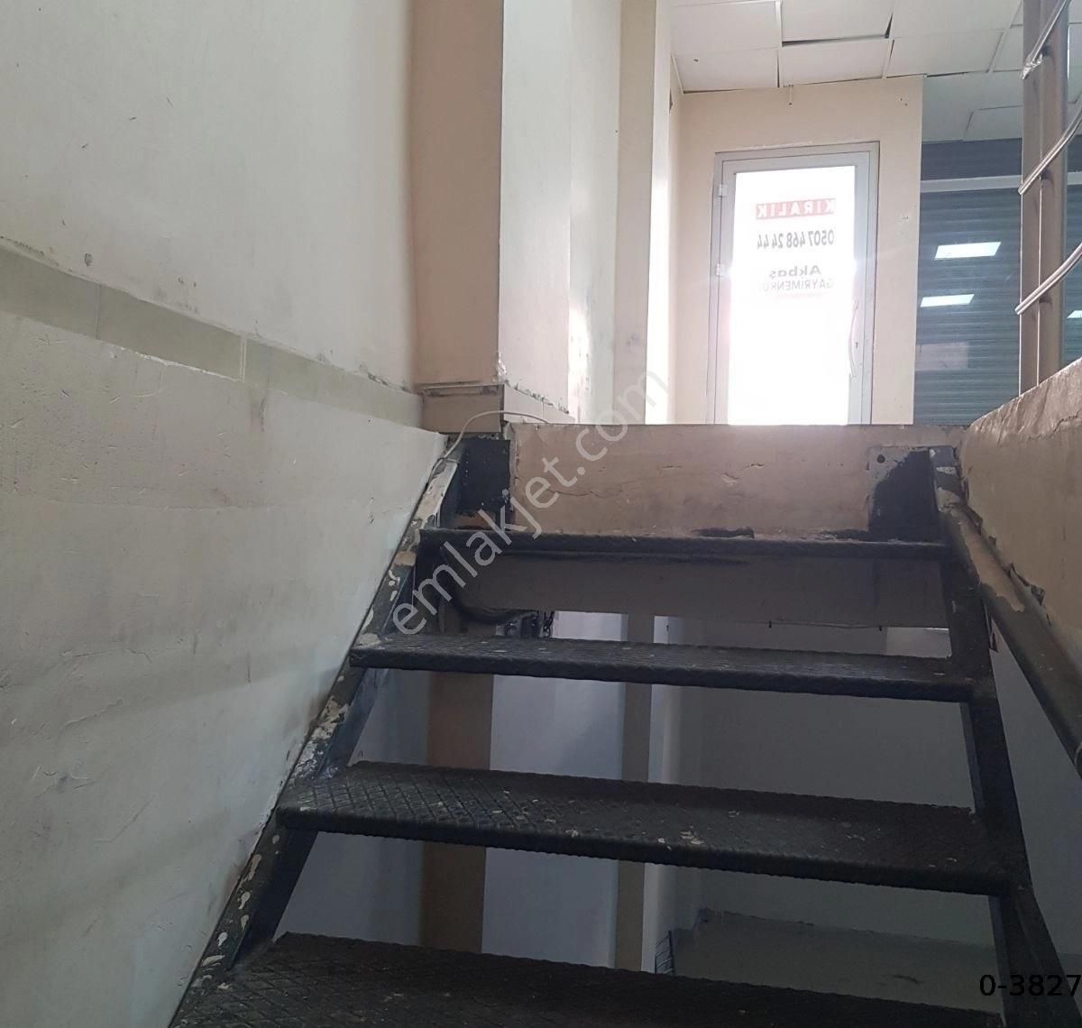 Bağcılar Yüzyıl İskanlı Binada Kiralık Depolu Dükkan - Görsel 5