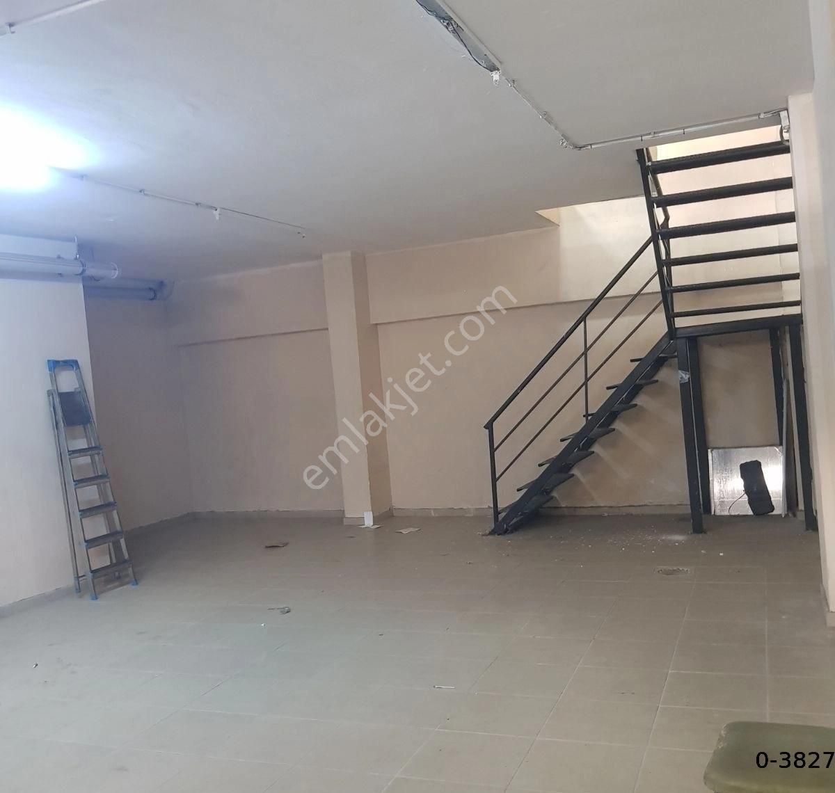 Bağcılar Yüzyıl İskanlı Binada Kiralık Depolu Dükkan - Görsel 7