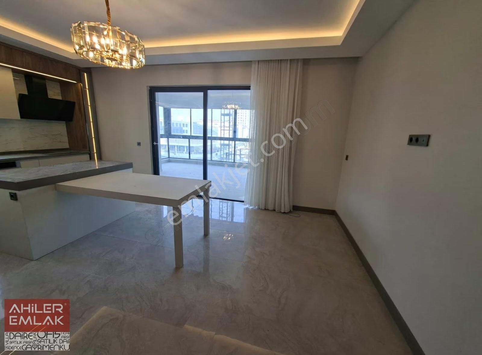 Site İçerisinde 3 Cepheli Full+full Yapılı 8.katta Satılık - Görsel 11