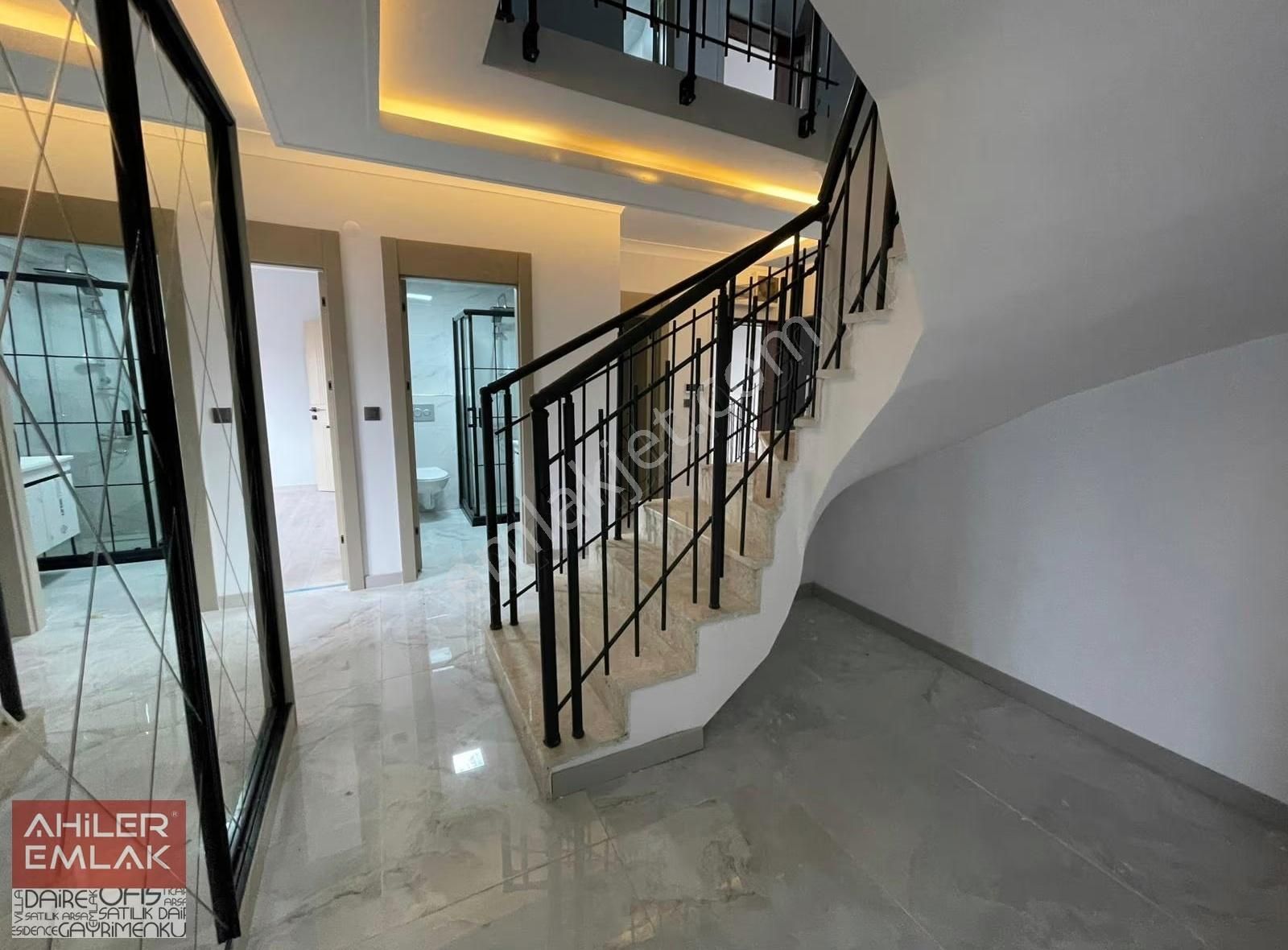 Ahiler'den 5 Oda 1 Salon 240 M2 Güney Dogu Cephe Full Yapılı - Görsel 16